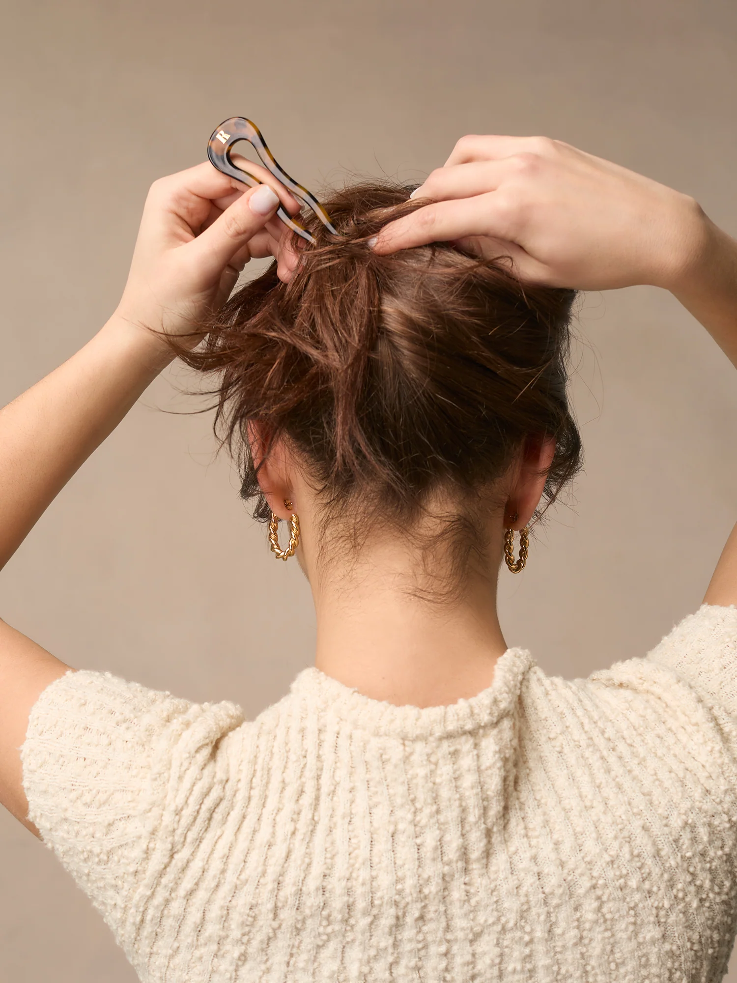 La broche à chignon