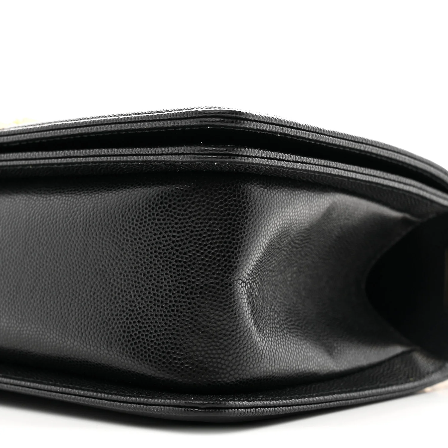 Caviar Quilted Medium Boy Flap Black