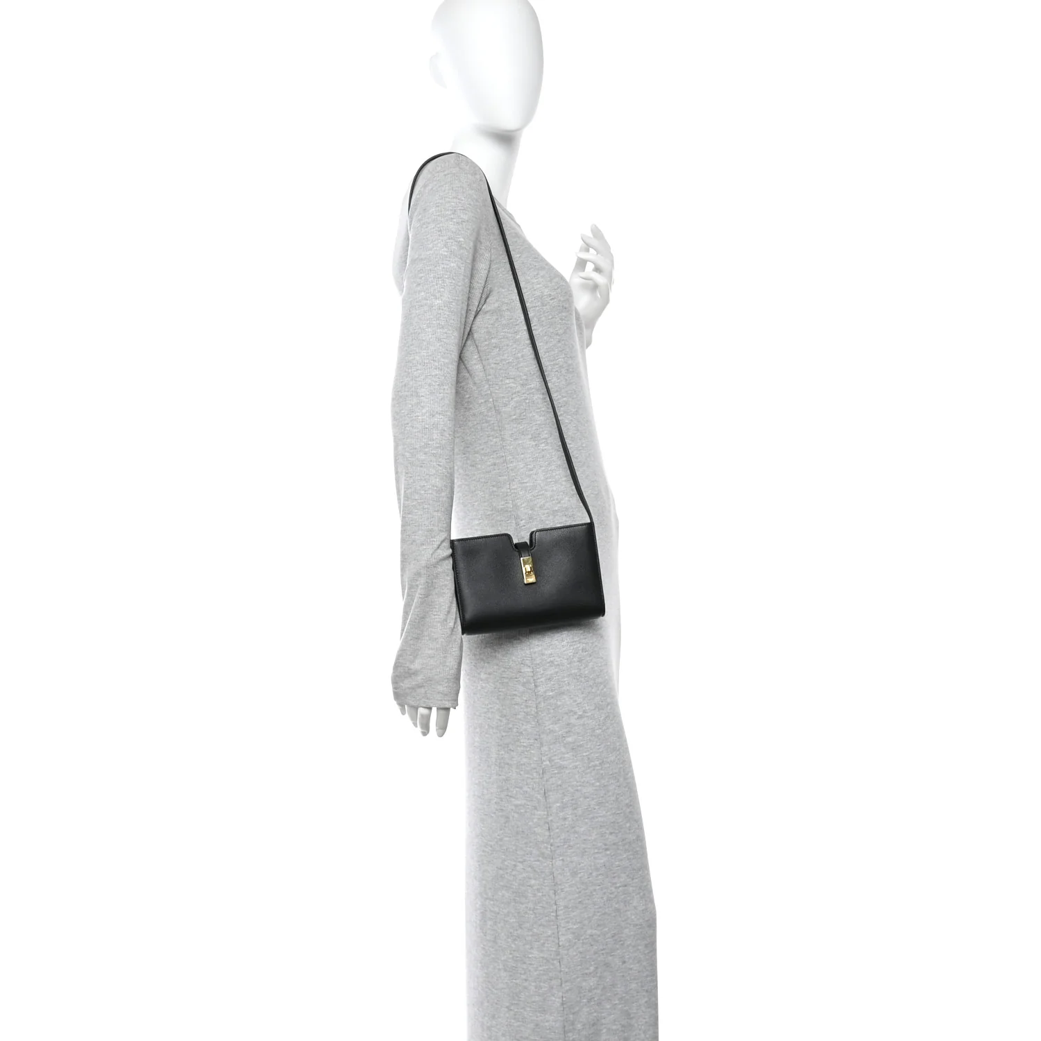 Grained Calfskin 16 Pochette Black