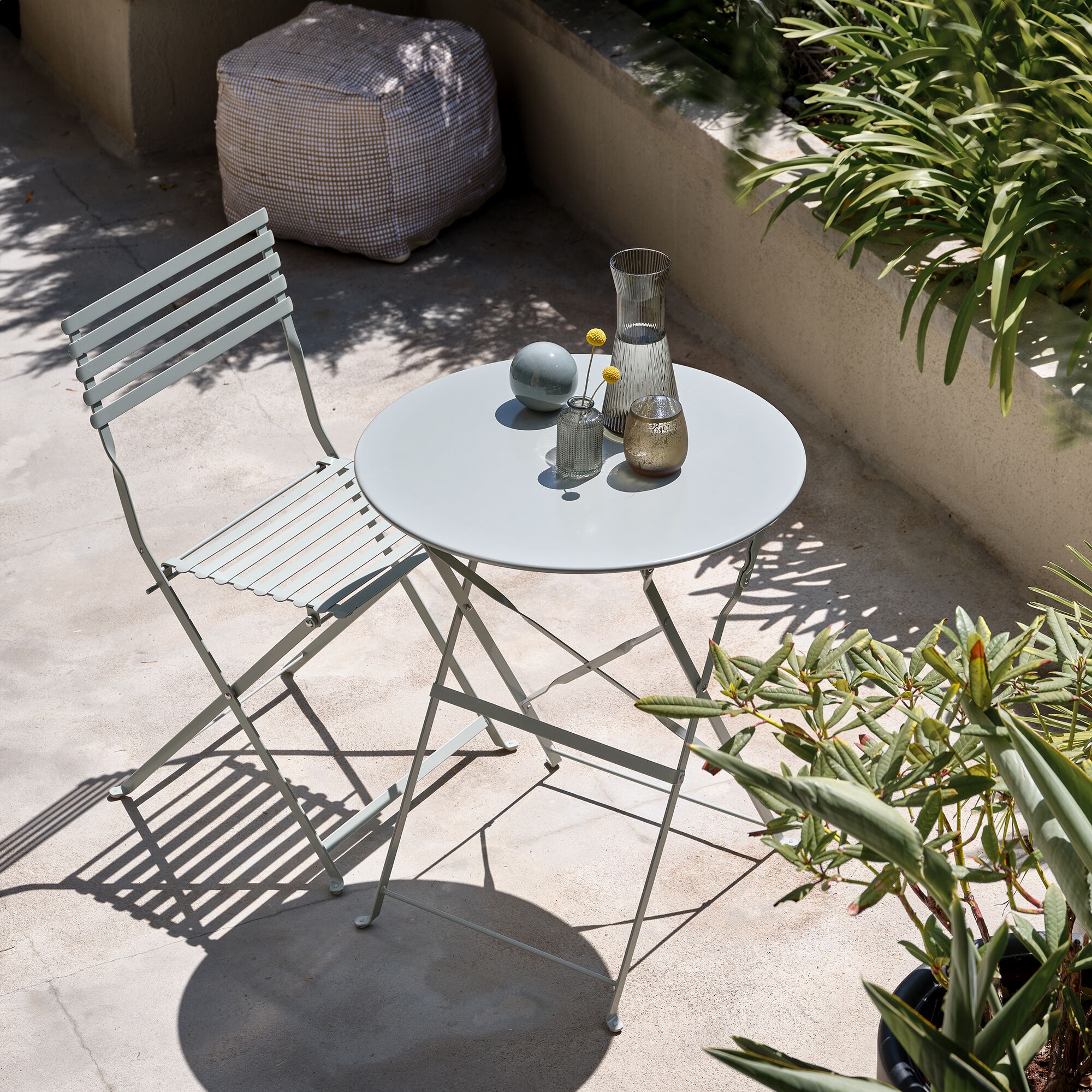 CERVIONE - Table de jardin pliante en acier - vert olivier (2 places)