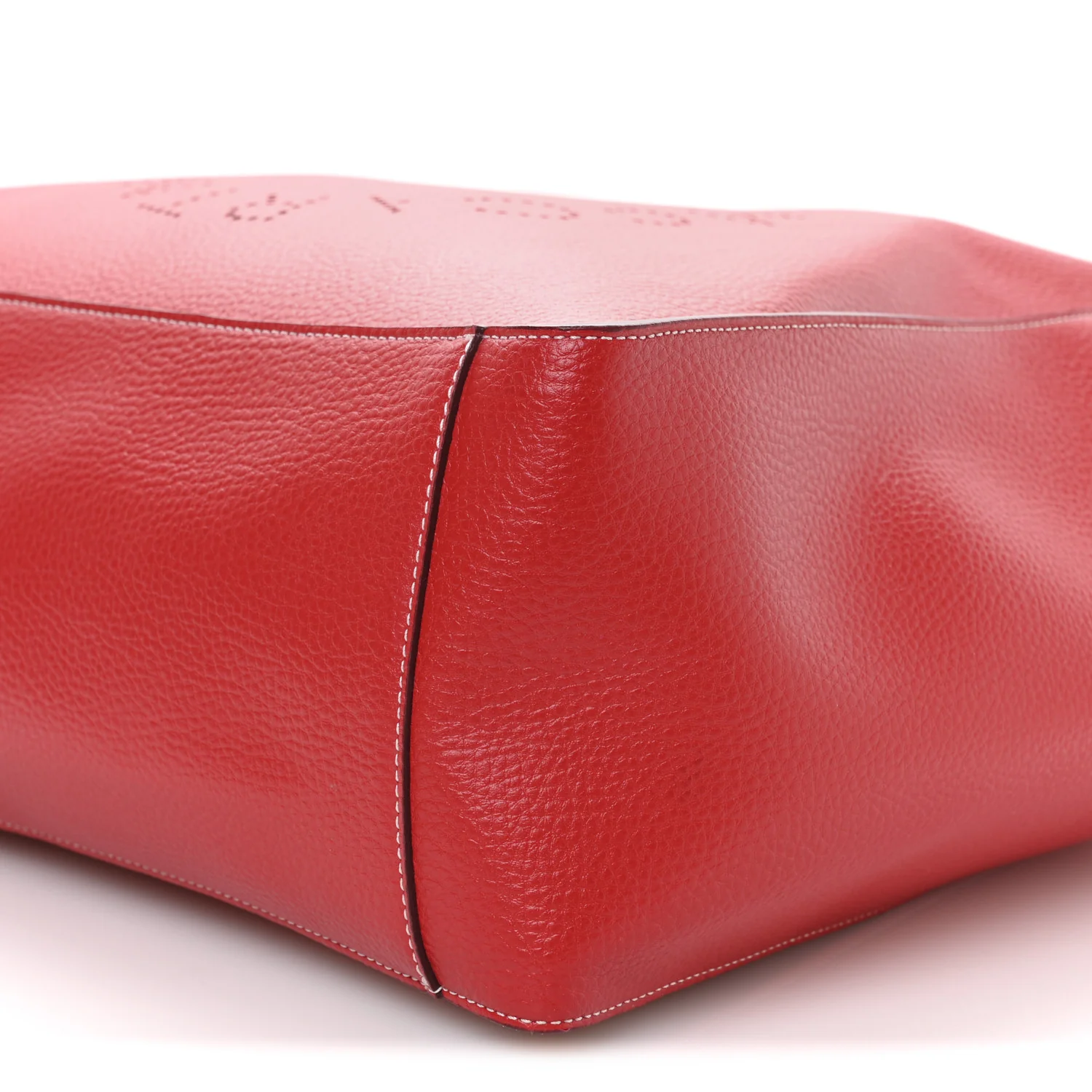 Grainy Alter Mat Perforated Tote Red