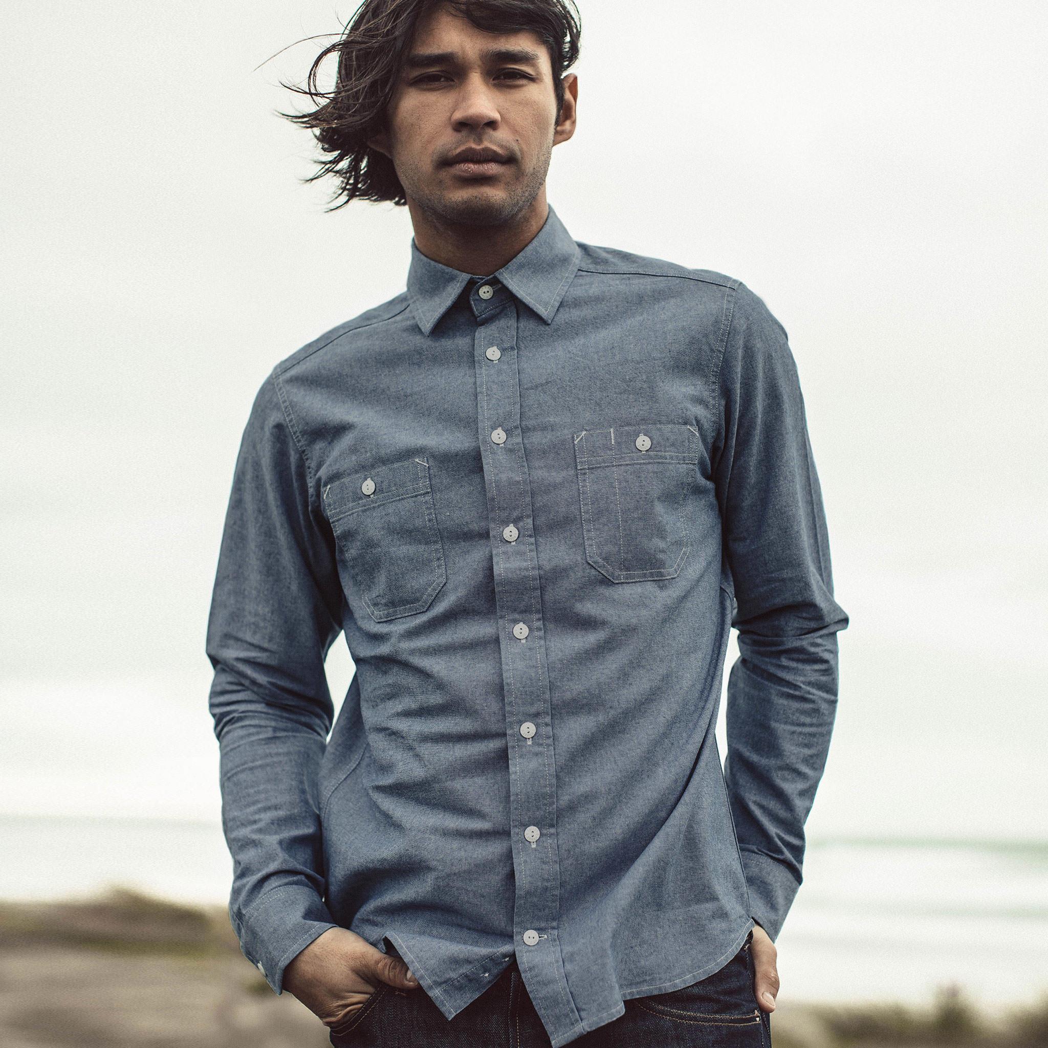 La chemise en chambray bleu California pour tous les jours