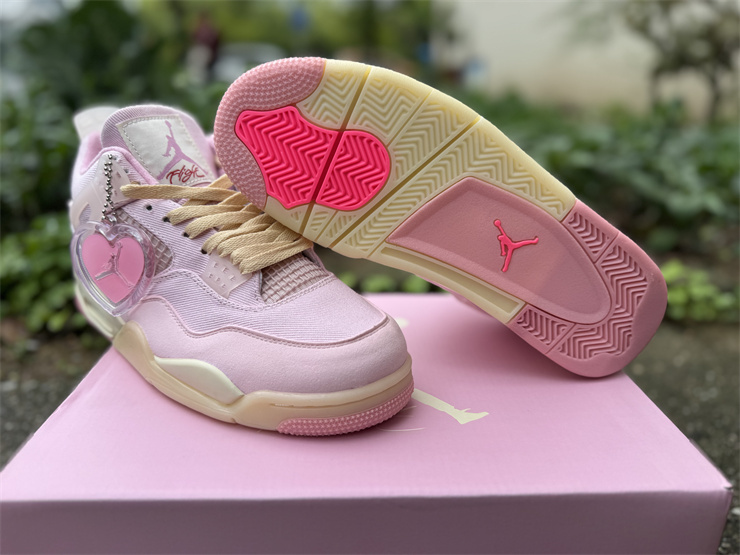 Air Jordan 4 Retro