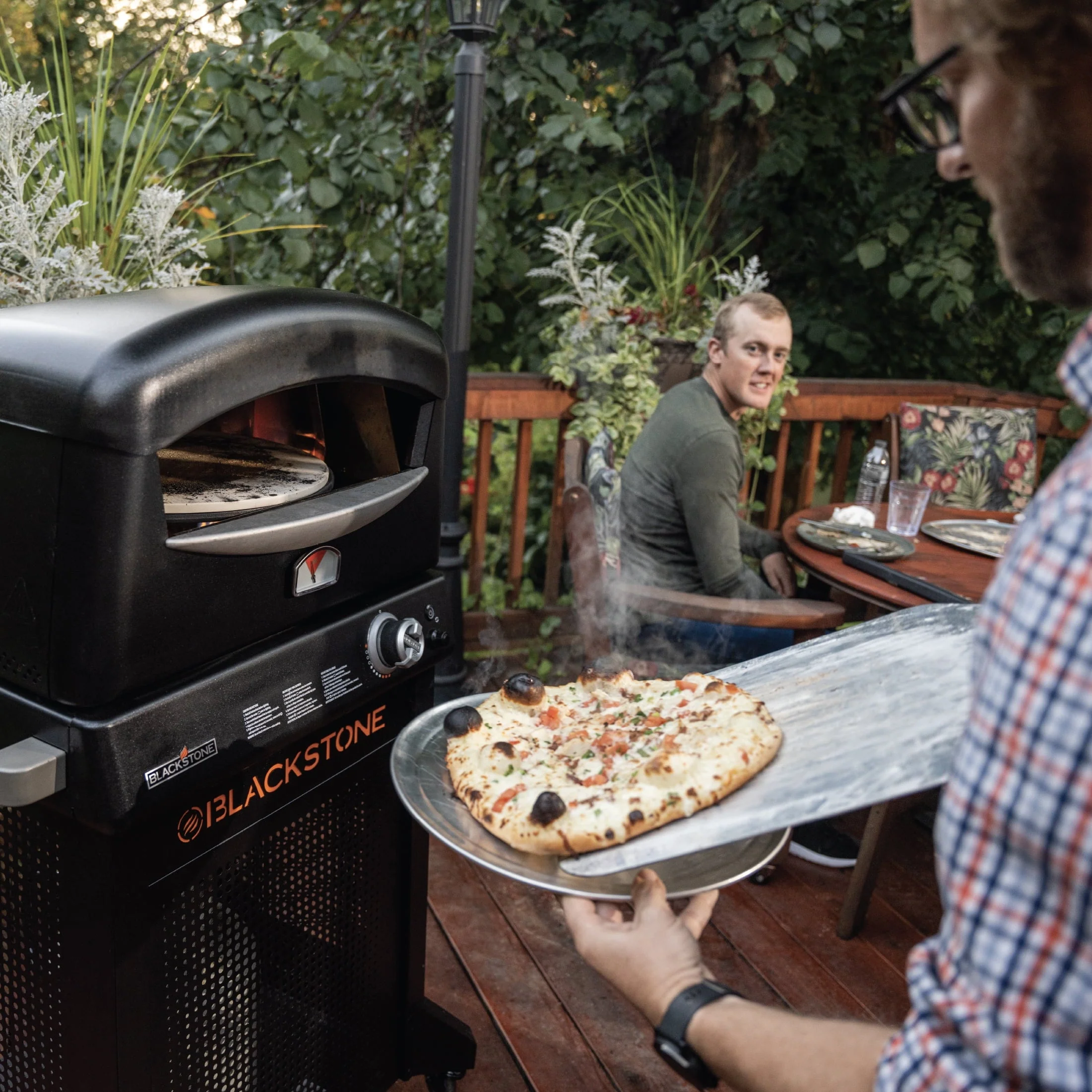 Blackstone Propane Outdoor Pizza Oven with Stand and Pizza Peel Image 10