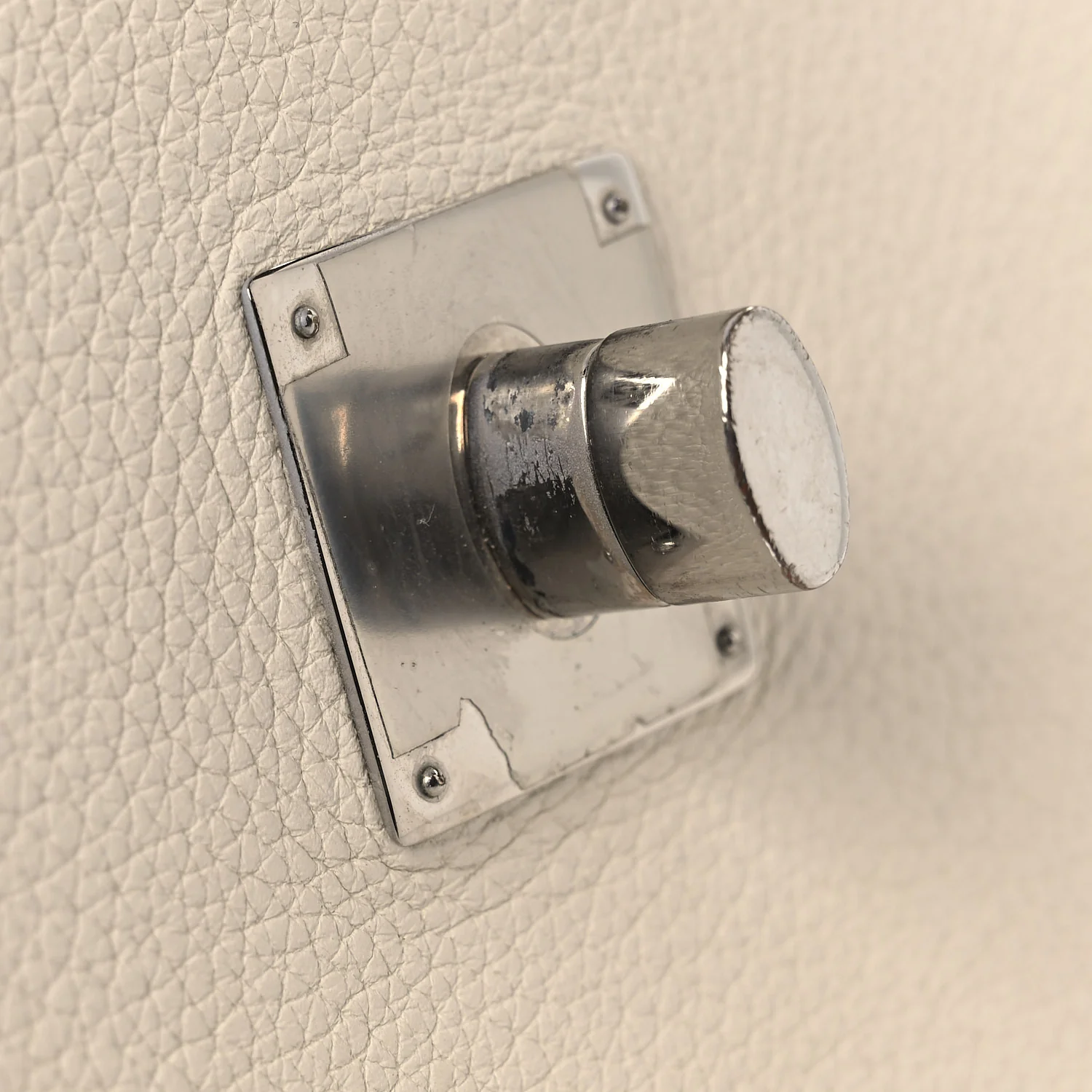 Soft Calfskin My Lockme Chain Bag BB Rose Boudoir Creme