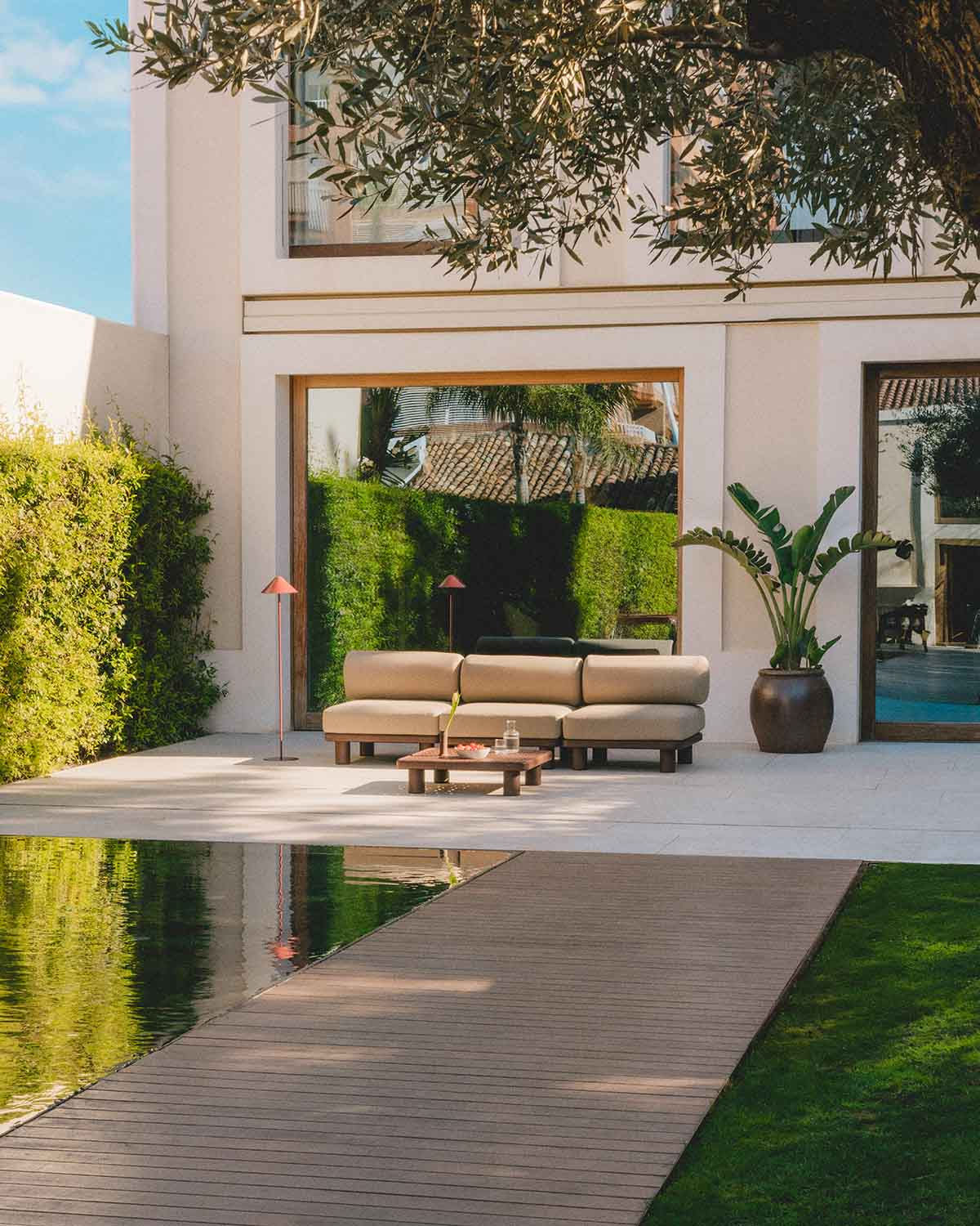 Lantana - Conjunto de Jardín con 3 Módulo Central y Mesa de Centro de Aluminio y Tela Lantana