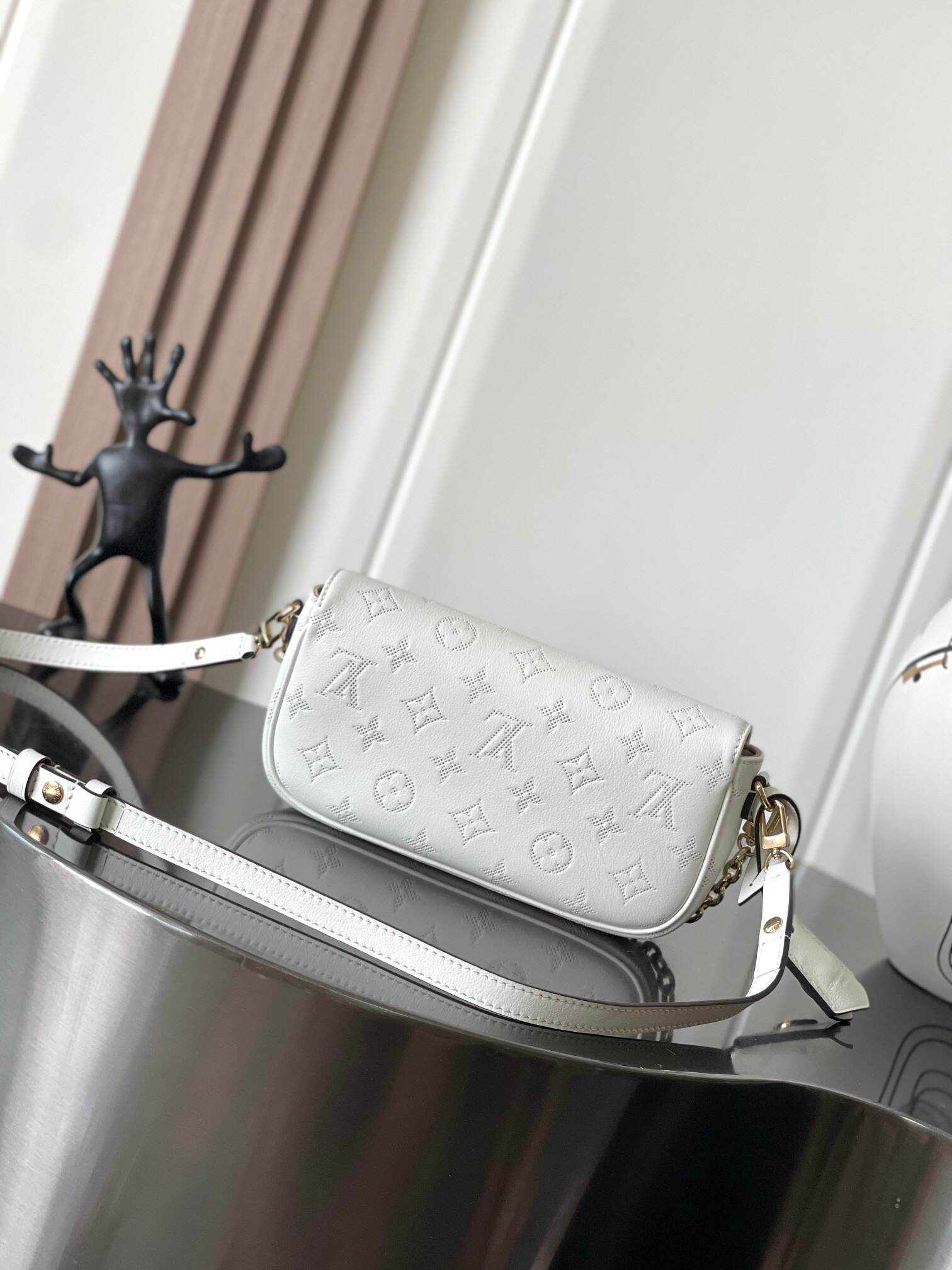 大人気モデル!!完売寸前☆ LOUIS VUITTON SAC RECOLETA ハンドバッグ M11299