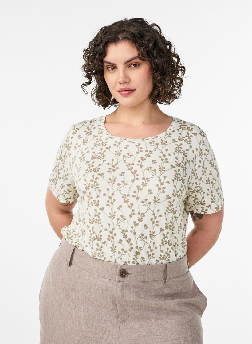 Zizzi T-shirt with floral print
