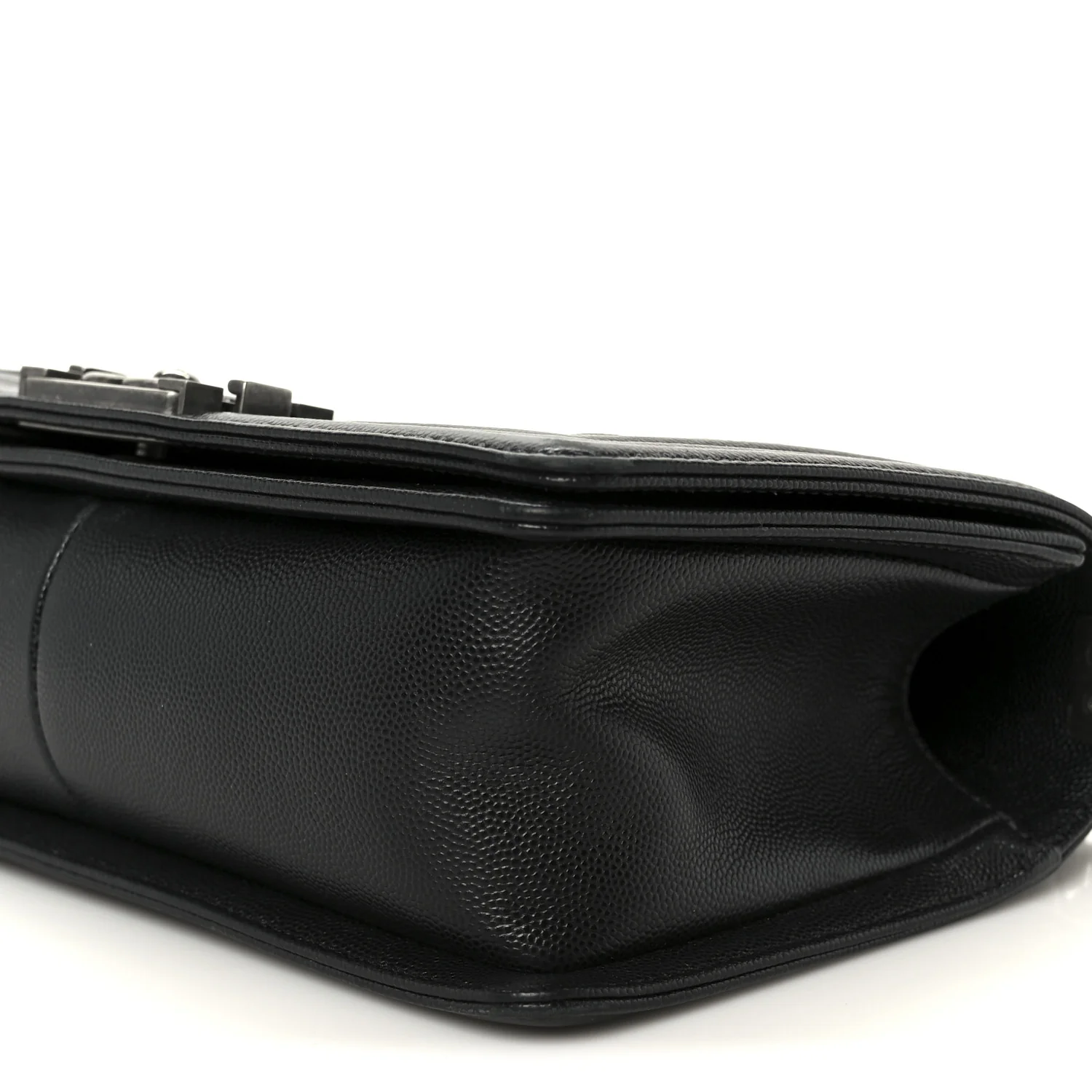 Caviar Quilted Medium Boy Flap Black