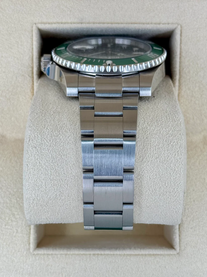[Super Clone]Rolex Submariner Hulk 40mm Swiss Replica Watch|  116610LV Green Dial