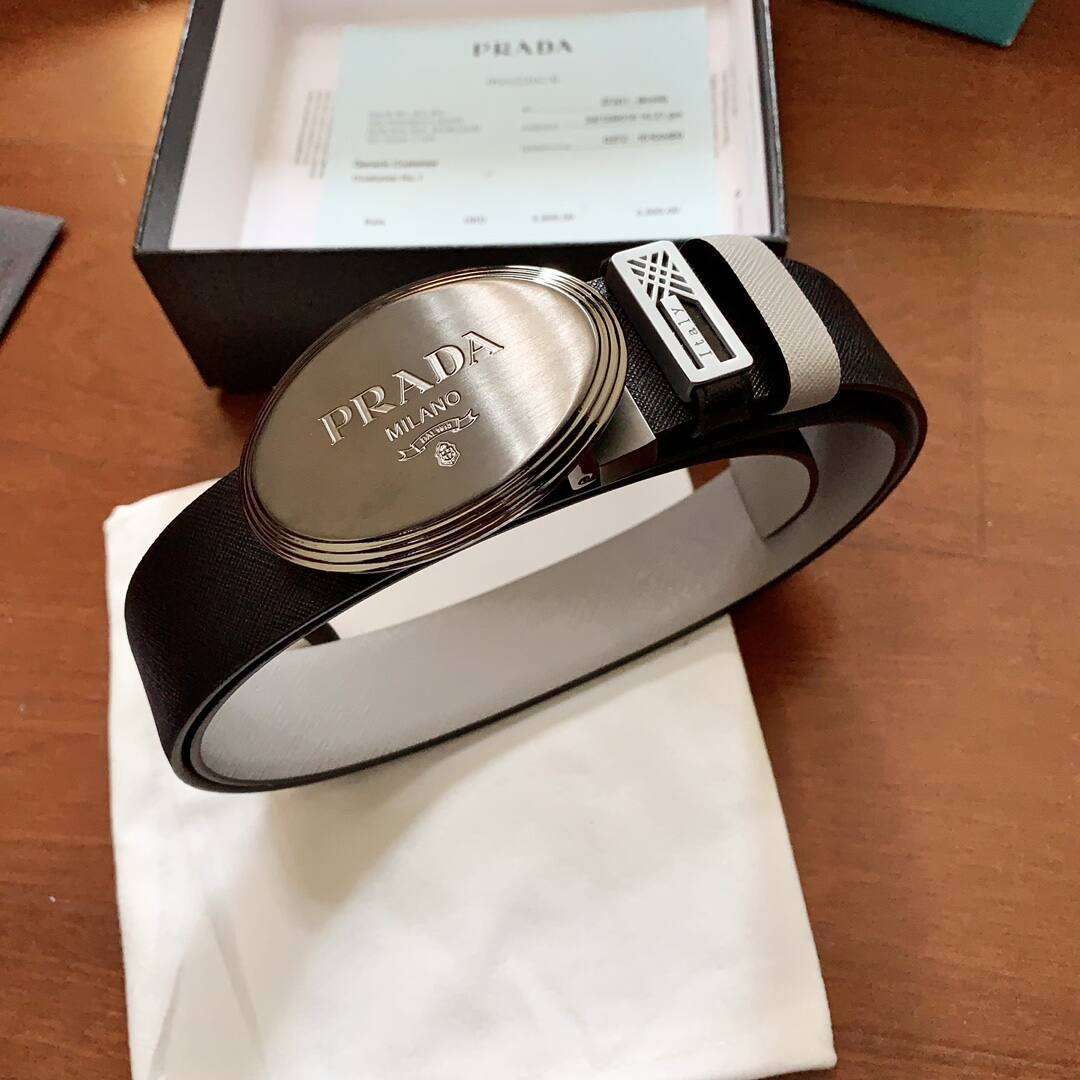 PRADA 両面輸入牛革