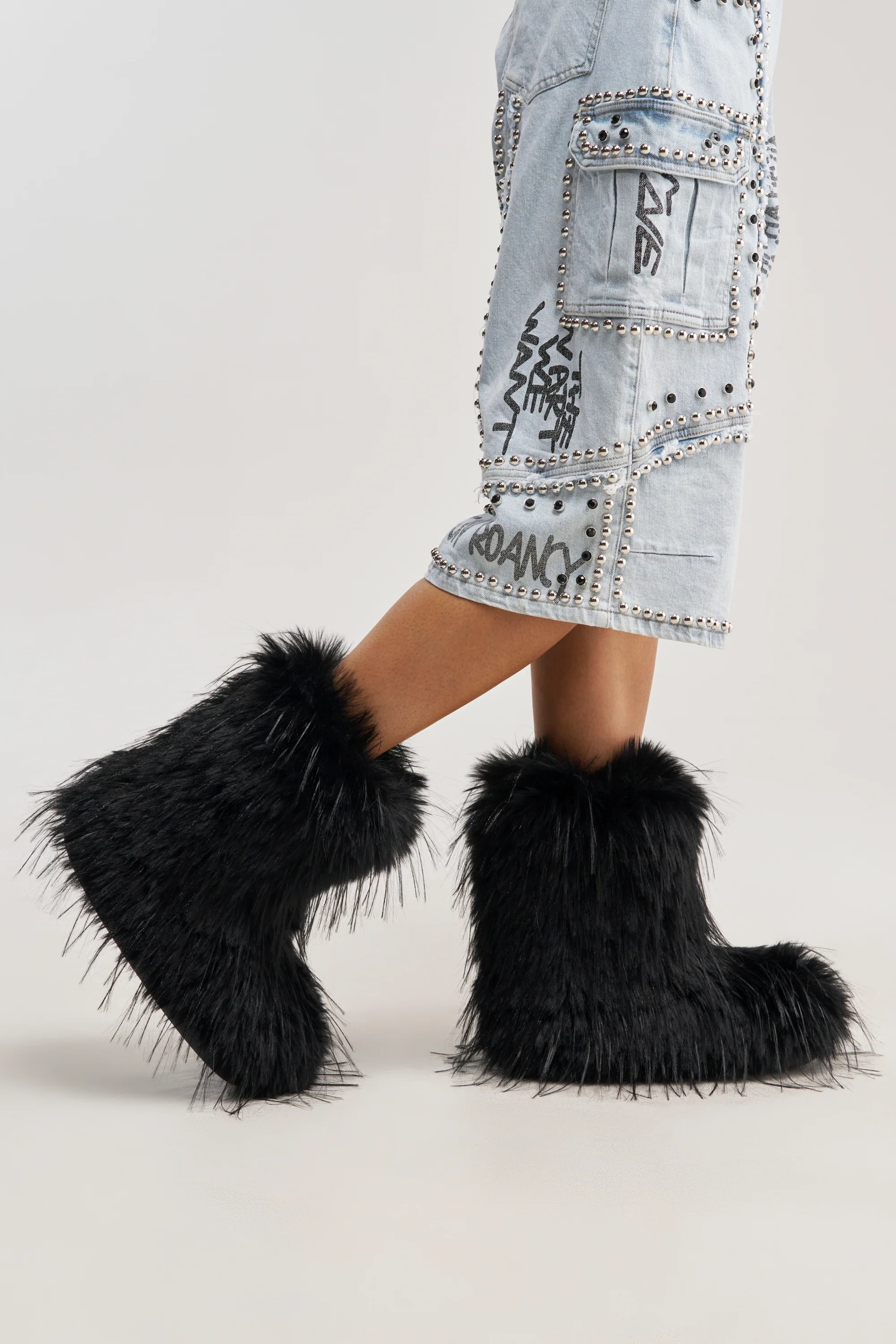 AZALEA WANG LENIX BLACK FLAT FUR BOOTIE - Akira Store