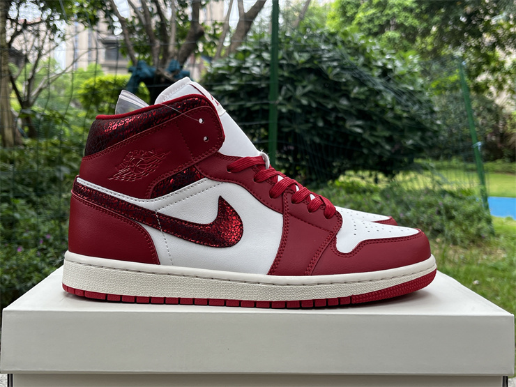 Air Jordan 1 Mid