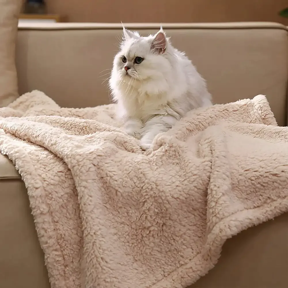 Polar Fleece Comfortable Warm Multifunctional Pet Blanket