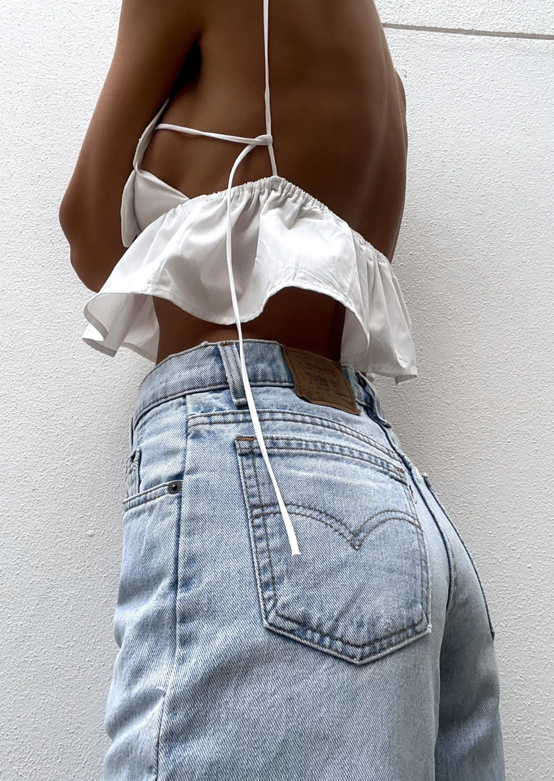 Blouse blanche à manches volantées pour femmes
