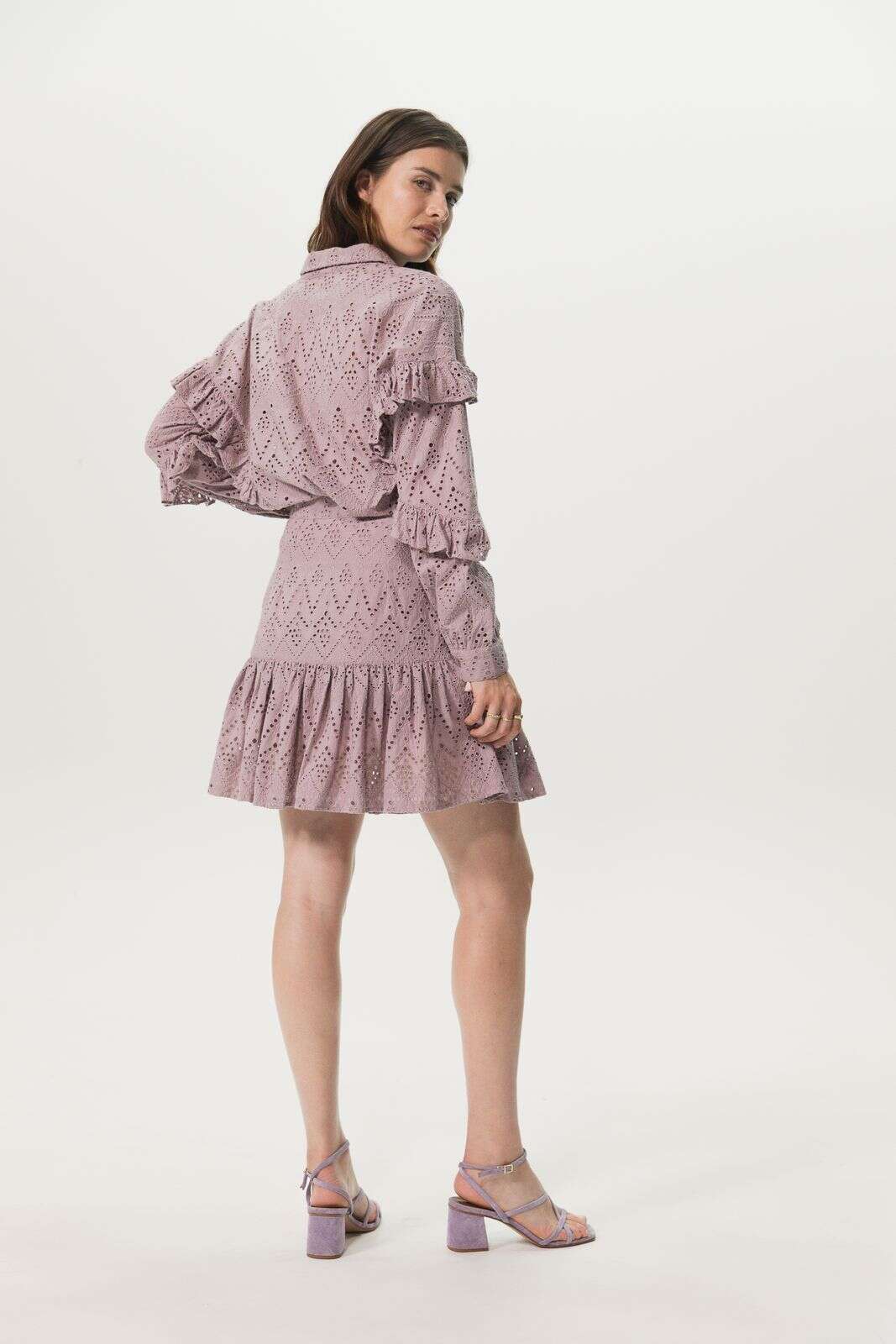 Paarse ruffle rok met broderie anglaise