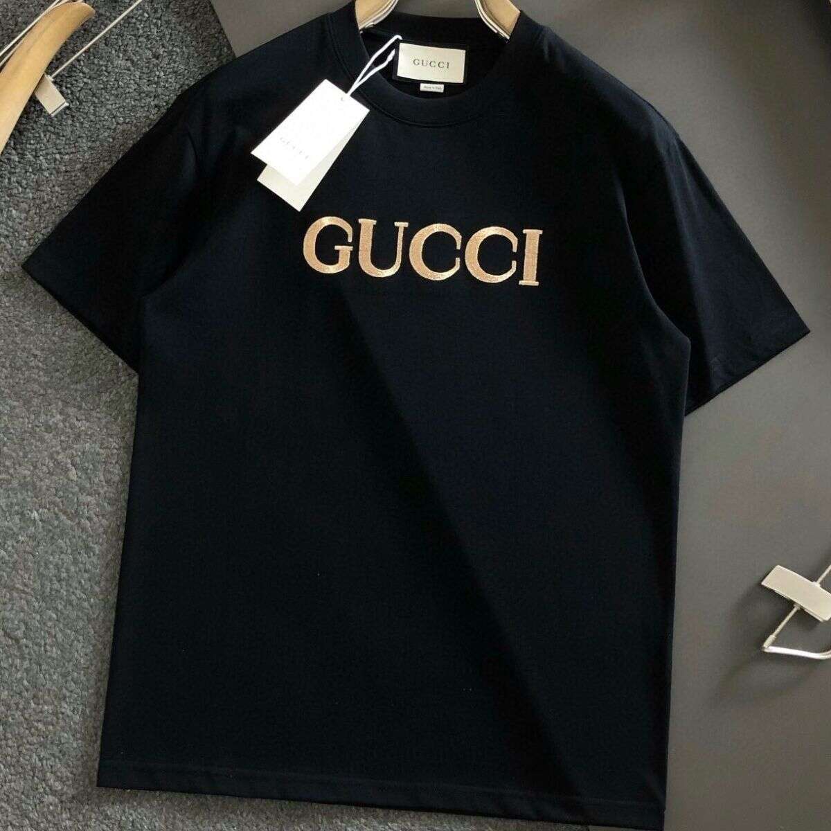 【Gucci 】（グッチ）半袖 男女兼用、ご好評に付き再入荷！Tシャツ