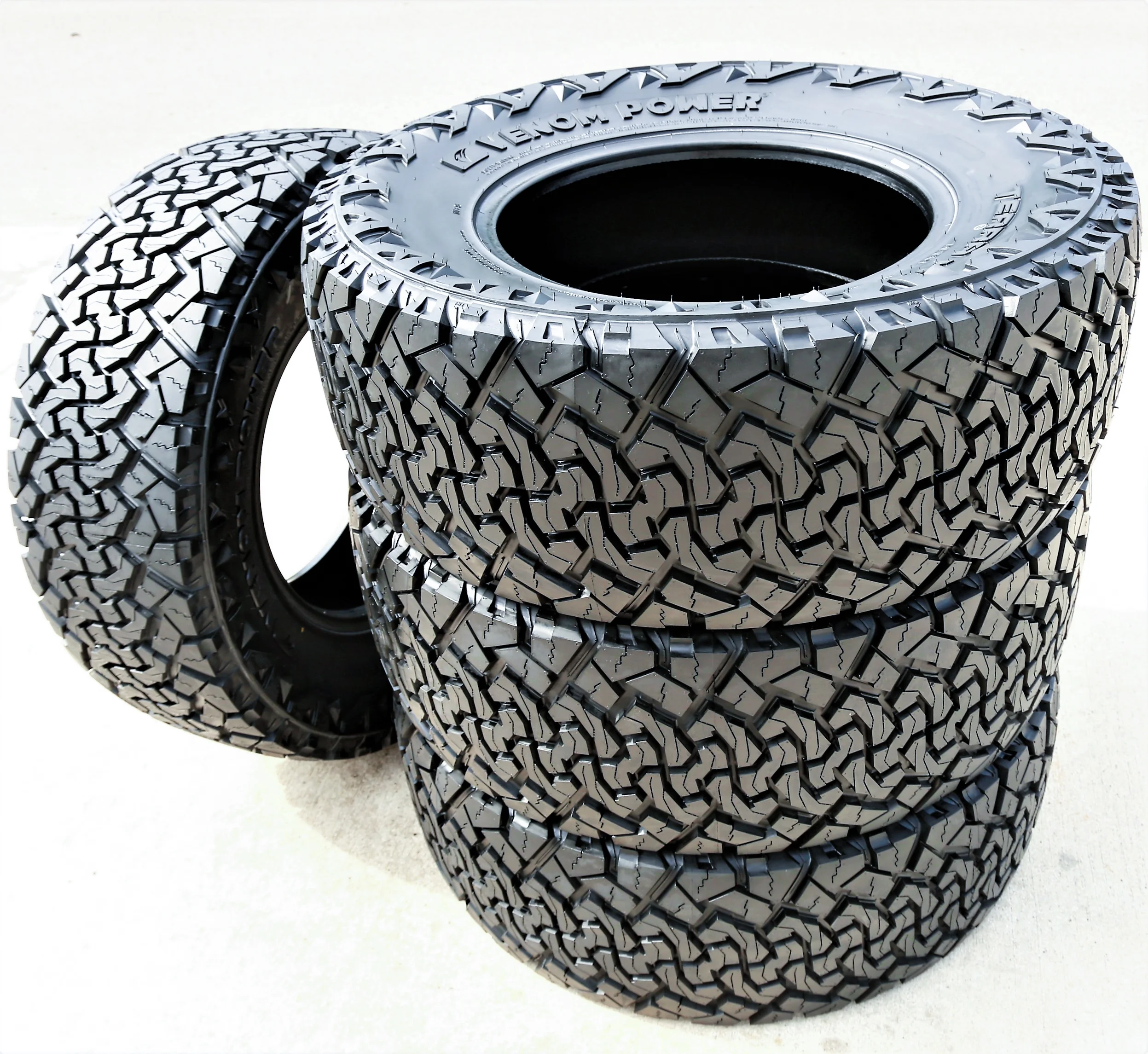 Venom Power Terra Hunter X/T 265/60R18 114T XL Extreme Terrain Tire