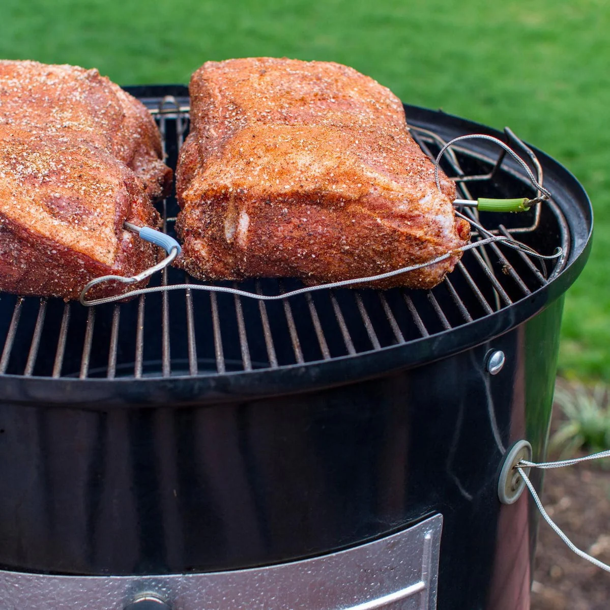 22 Inch Smokey Mountain Cooker Smoker In Black With Cover And Built-In Thermometer(22.5-quot-) - Image 2
