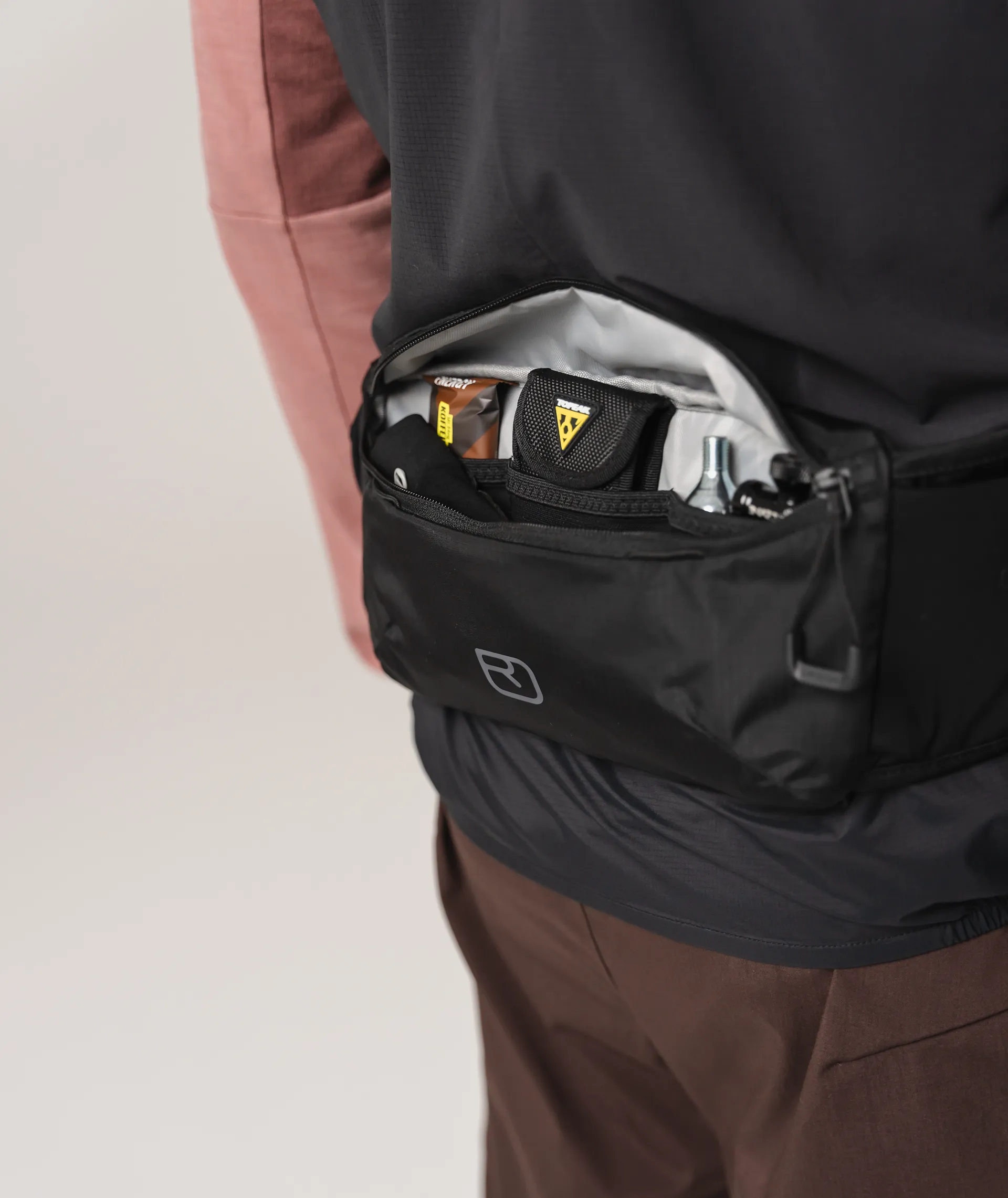 ORTOVOXR SEQUENCE HIP POUCH 1