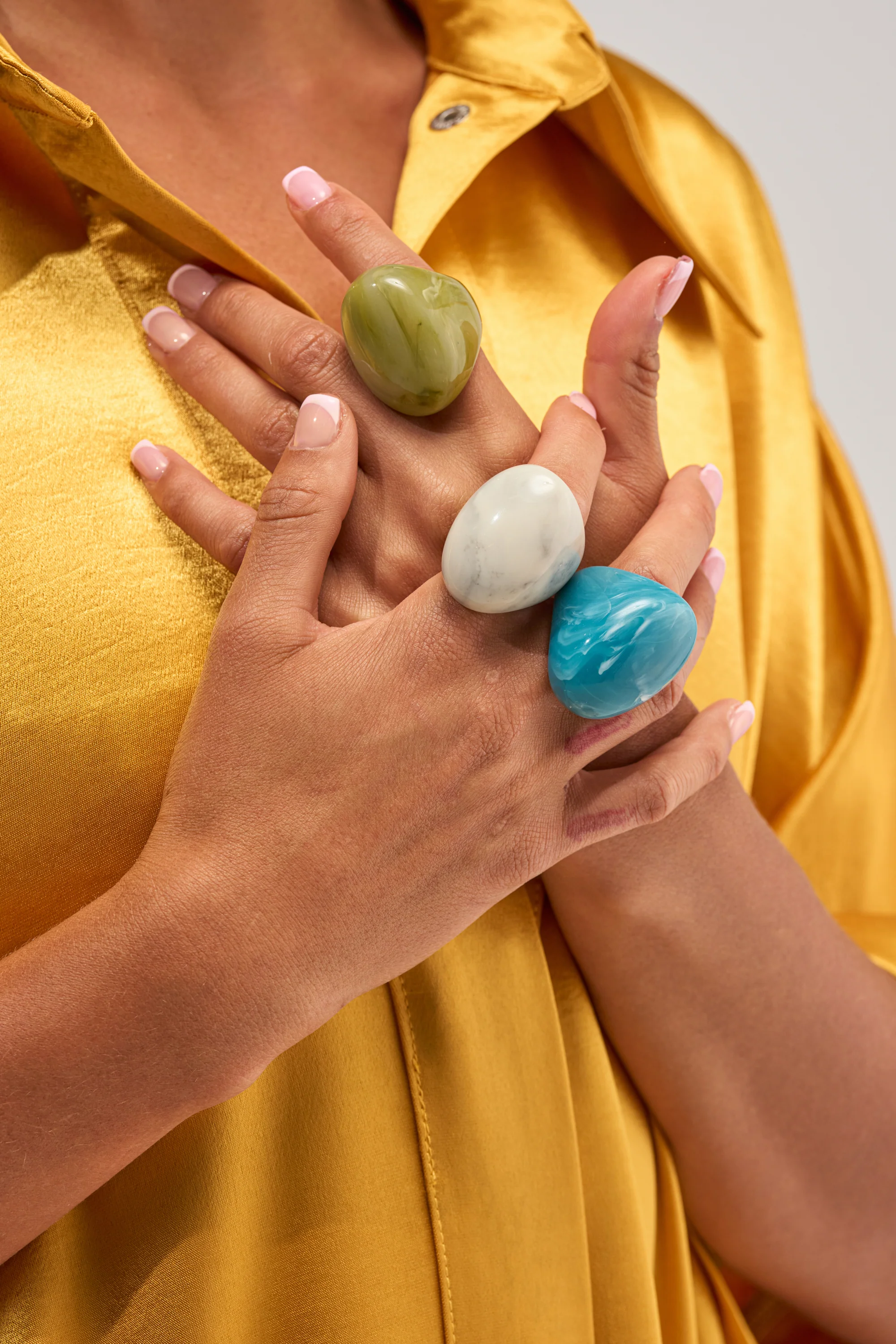 MULTI STACK RESIN RINGS - Akira Store