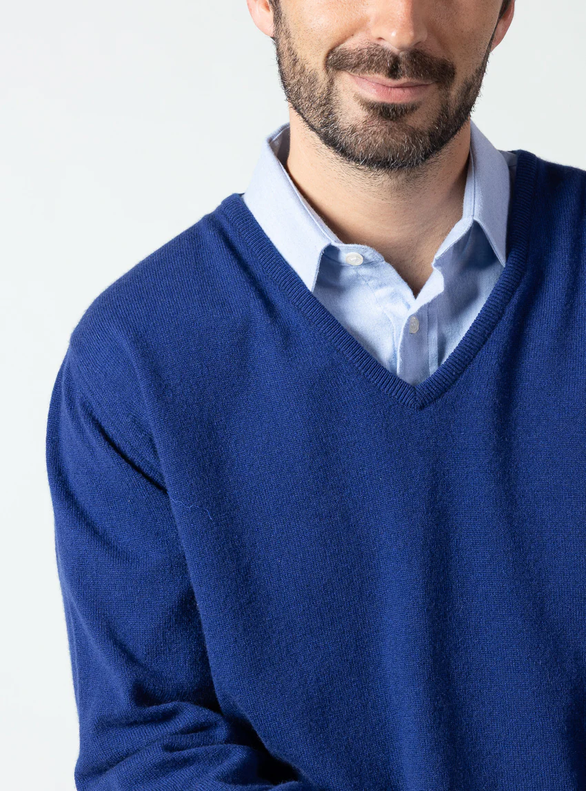 Pull homme col V en cachemire et laine bleu indigo