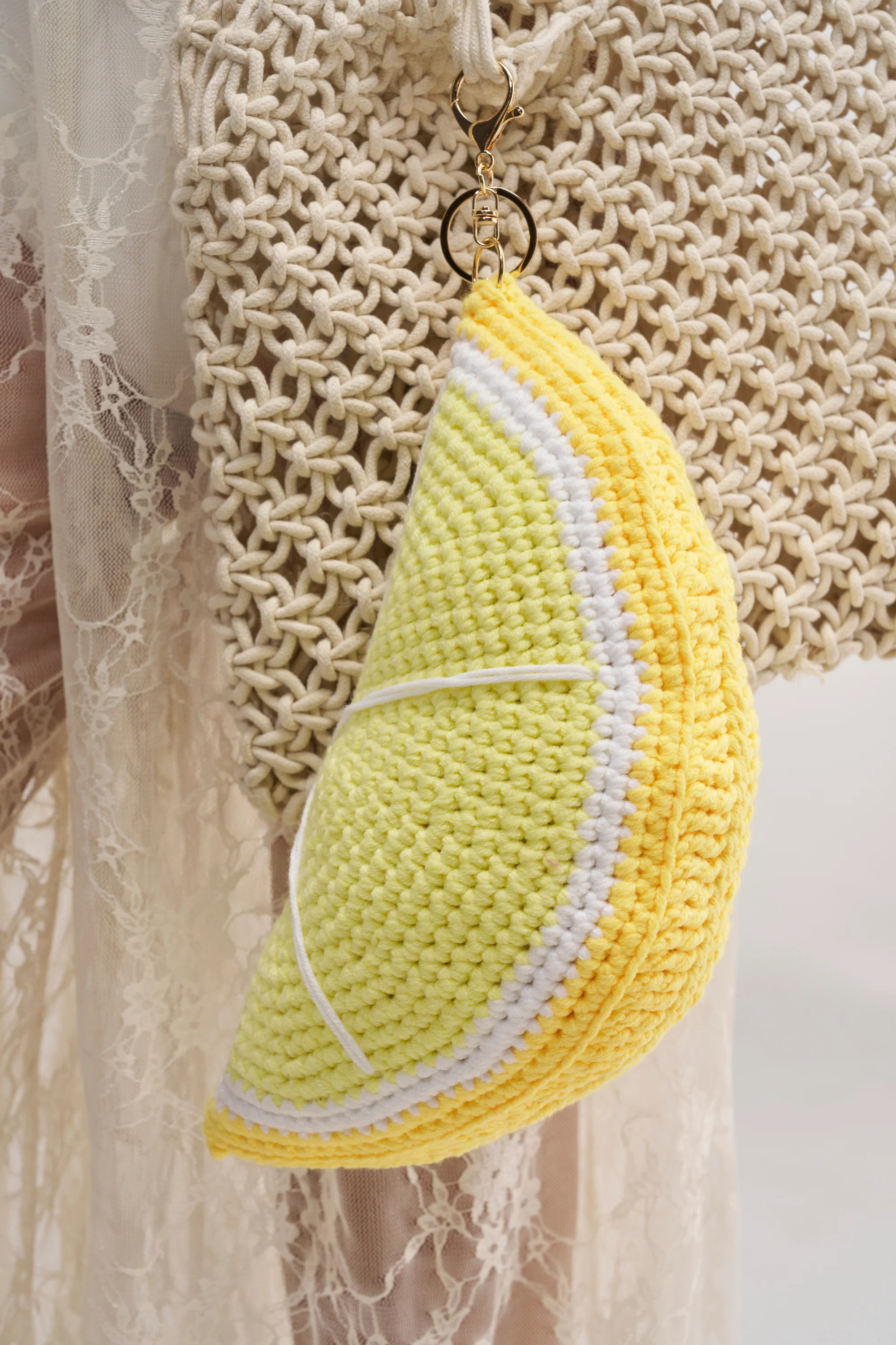 SO FRESH OVERSIZED CROCHET KEYCHAIN - Akira Store