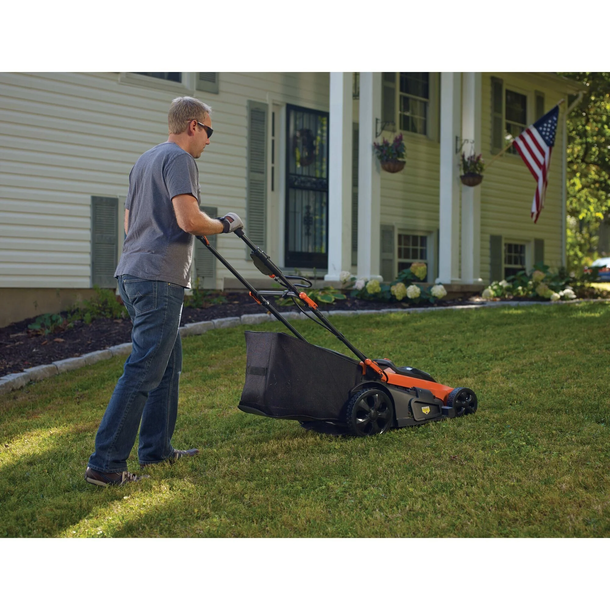 40V MAX* Cordless Lawn Mower with Battery and Charger Included, (CM2043C)(7" x 10") - Image 7