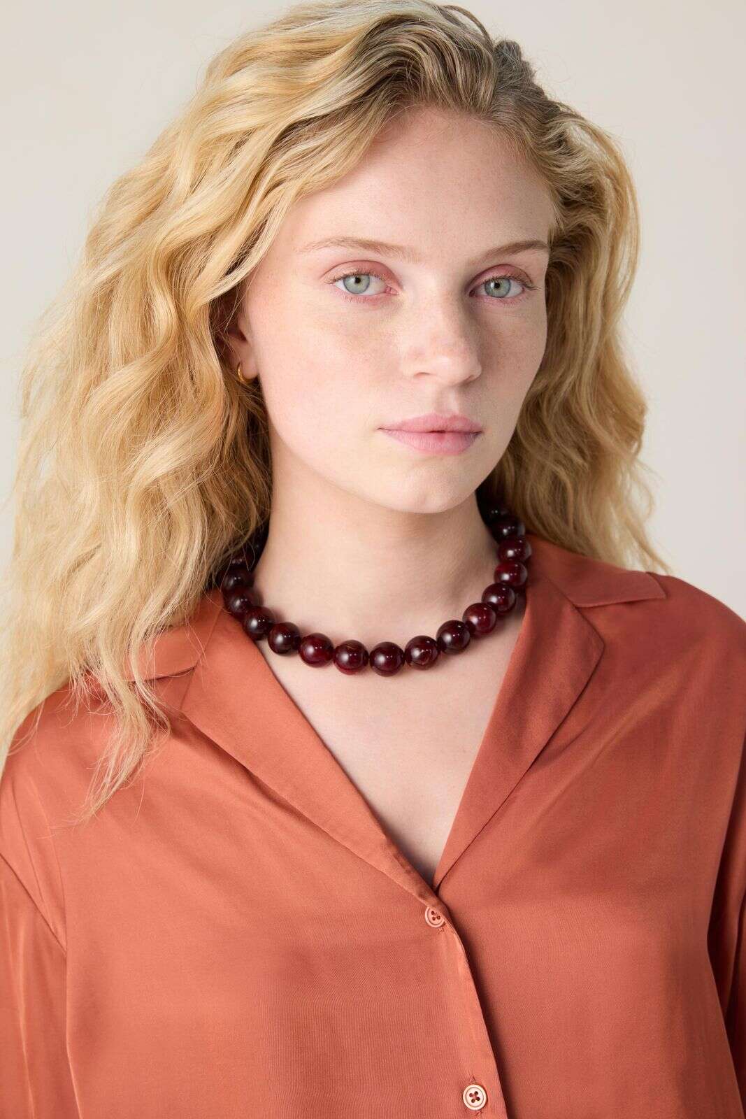 Rode blouse met reverskraag