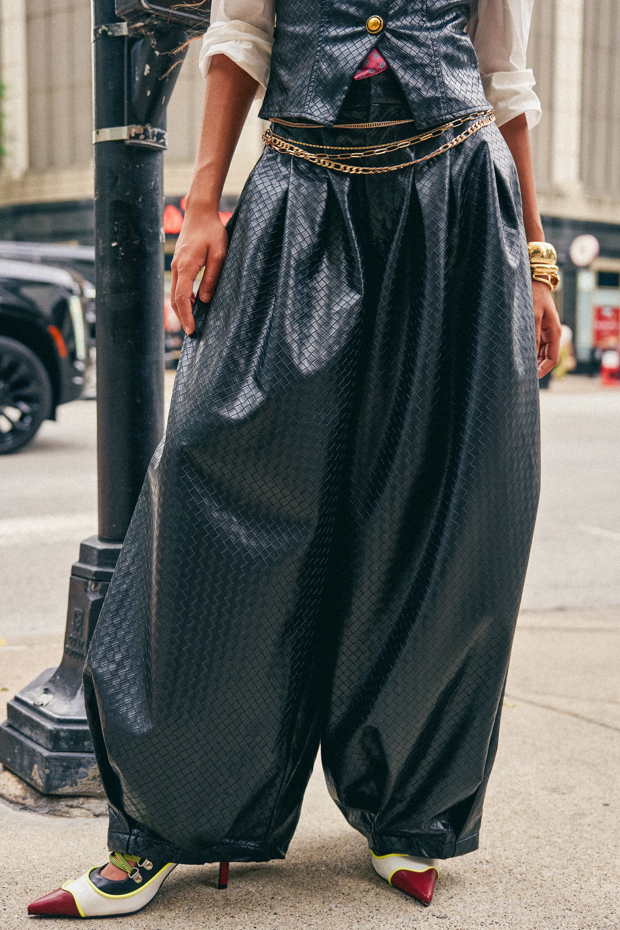 OFFICE BADDIE WOVEN PU BALLOON PANT - Akira Store