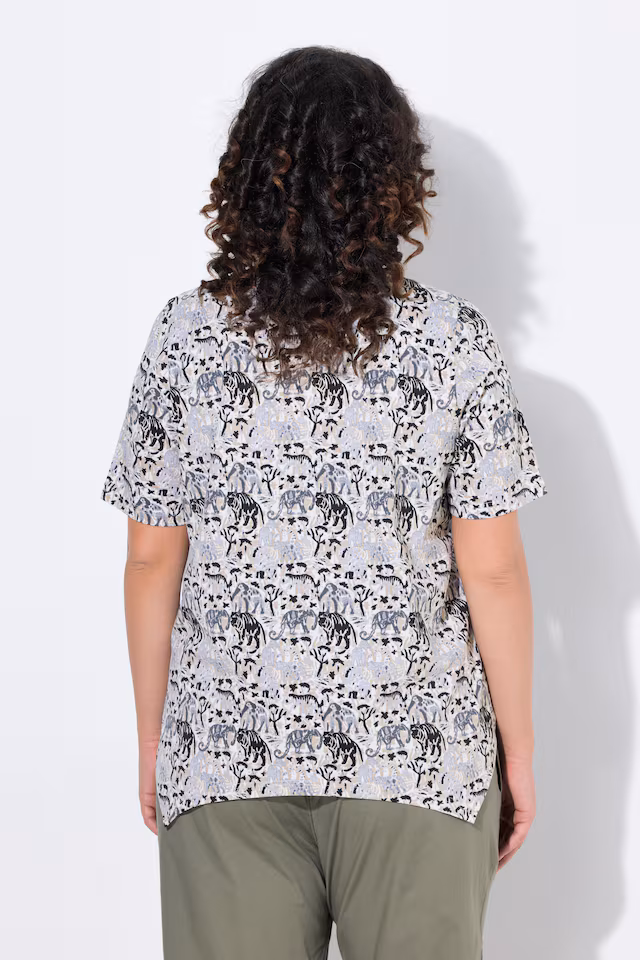 Half-sleeve A-line V-neck pointed hem animal pattern T-shirt