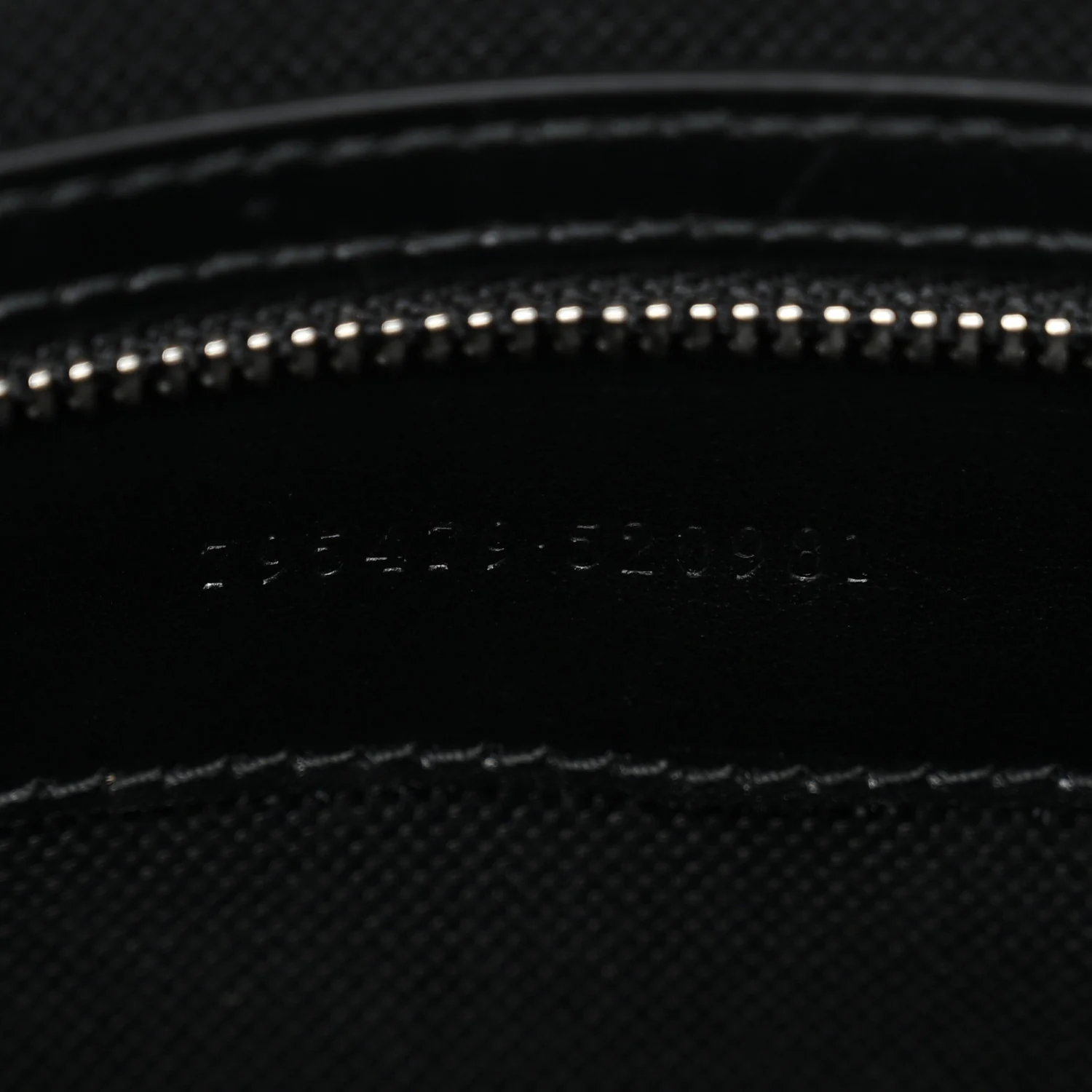 GG Supreme Monogram Small Crossbody Bag Black