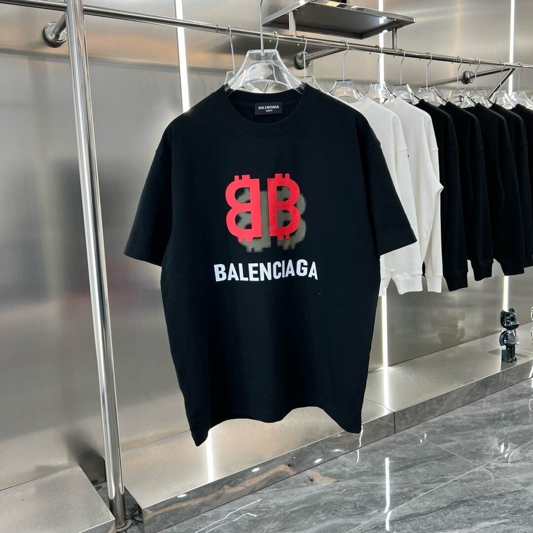 【BALENCIAGA】（バレンシアガ ）半袖 ご好評に付き再入荷！半袖Tシャツ