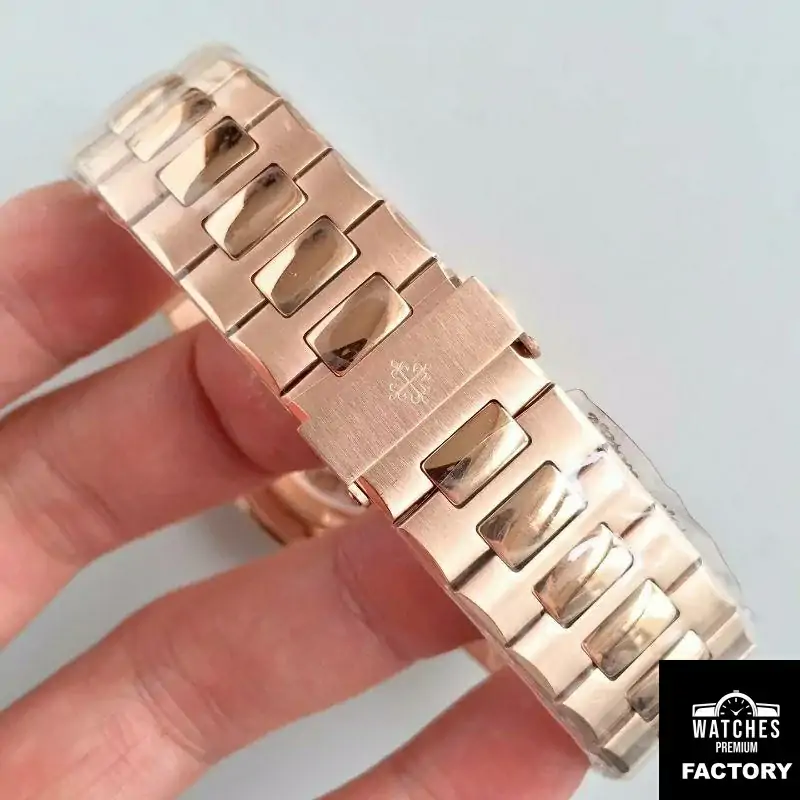 Patek Philippe Nautilus Moonphase 5712R-001 Black Dial