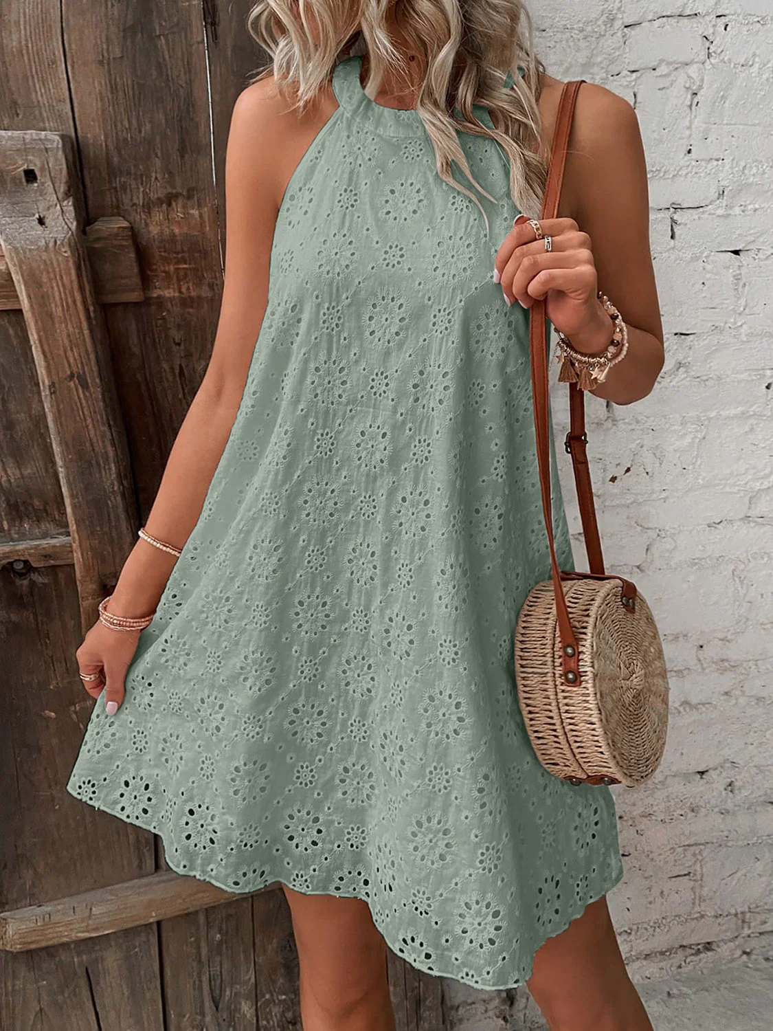Sophie Paris | Robe Mini à Col Grec en Oeillet avec Coupe Flatteuse