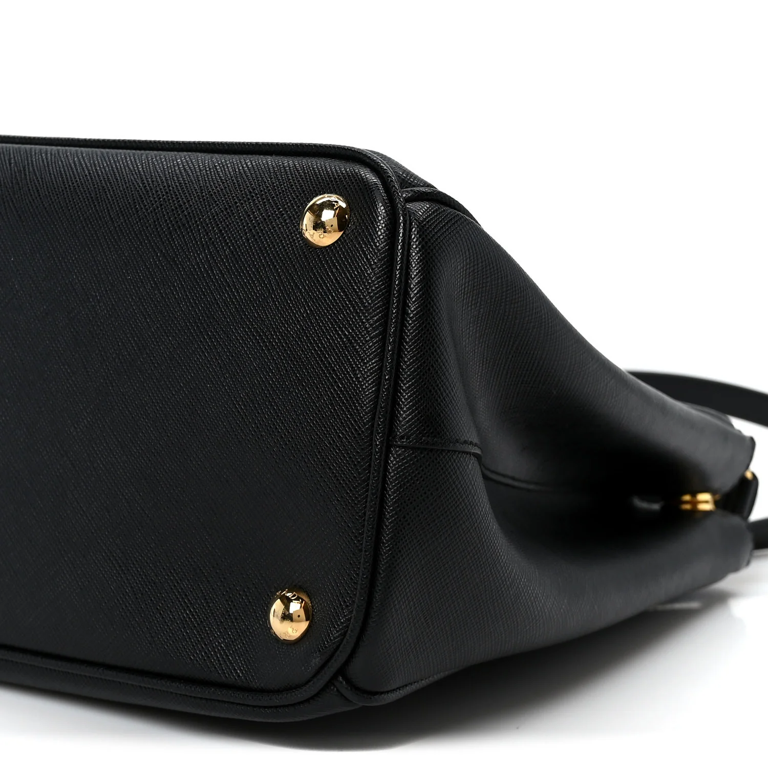 Saffiano Medium Galleria Double Zip Tote Black