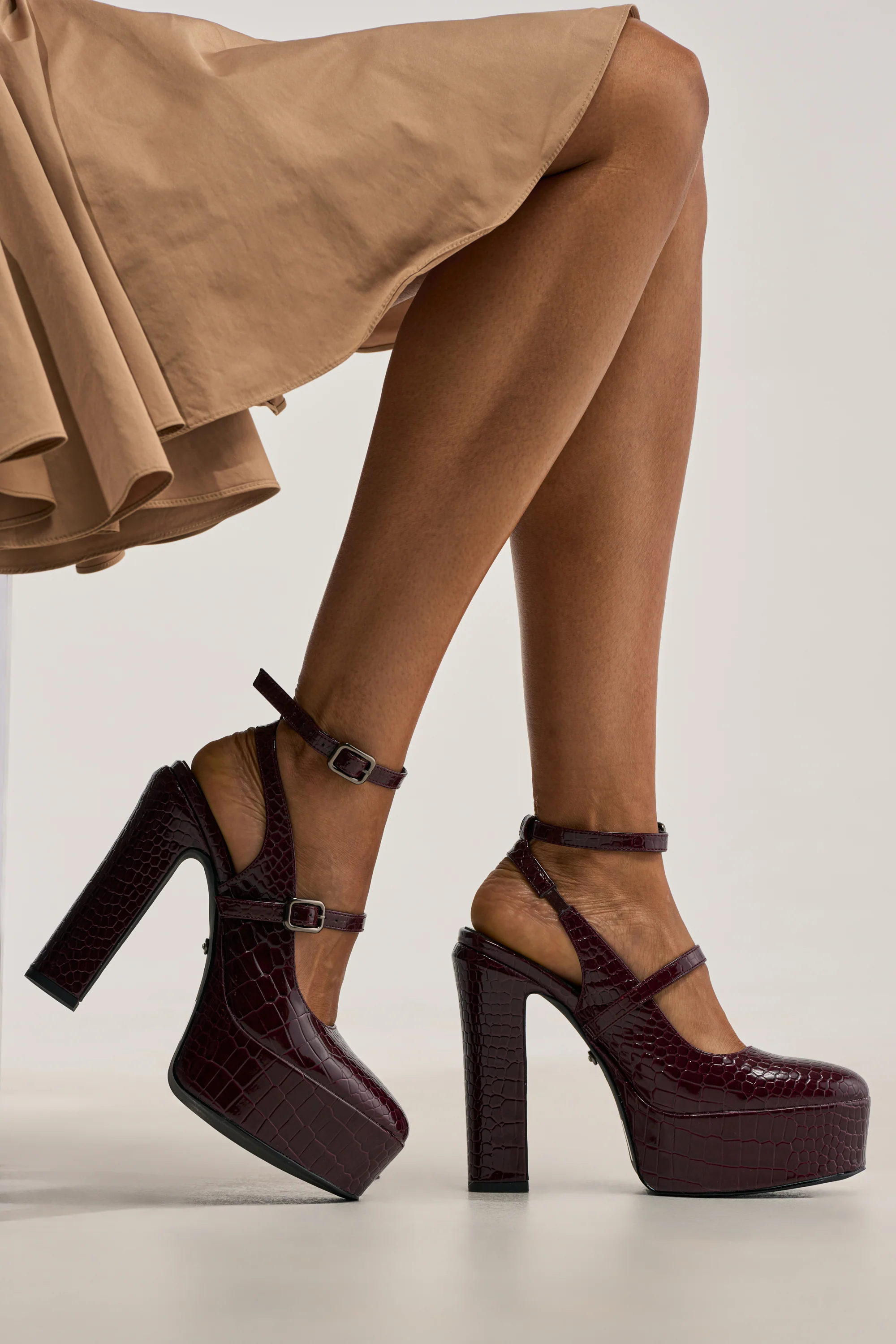 AZALEA WANG FELICIA BURGUNDY CROC PLATFORM PUMP - Akira Store