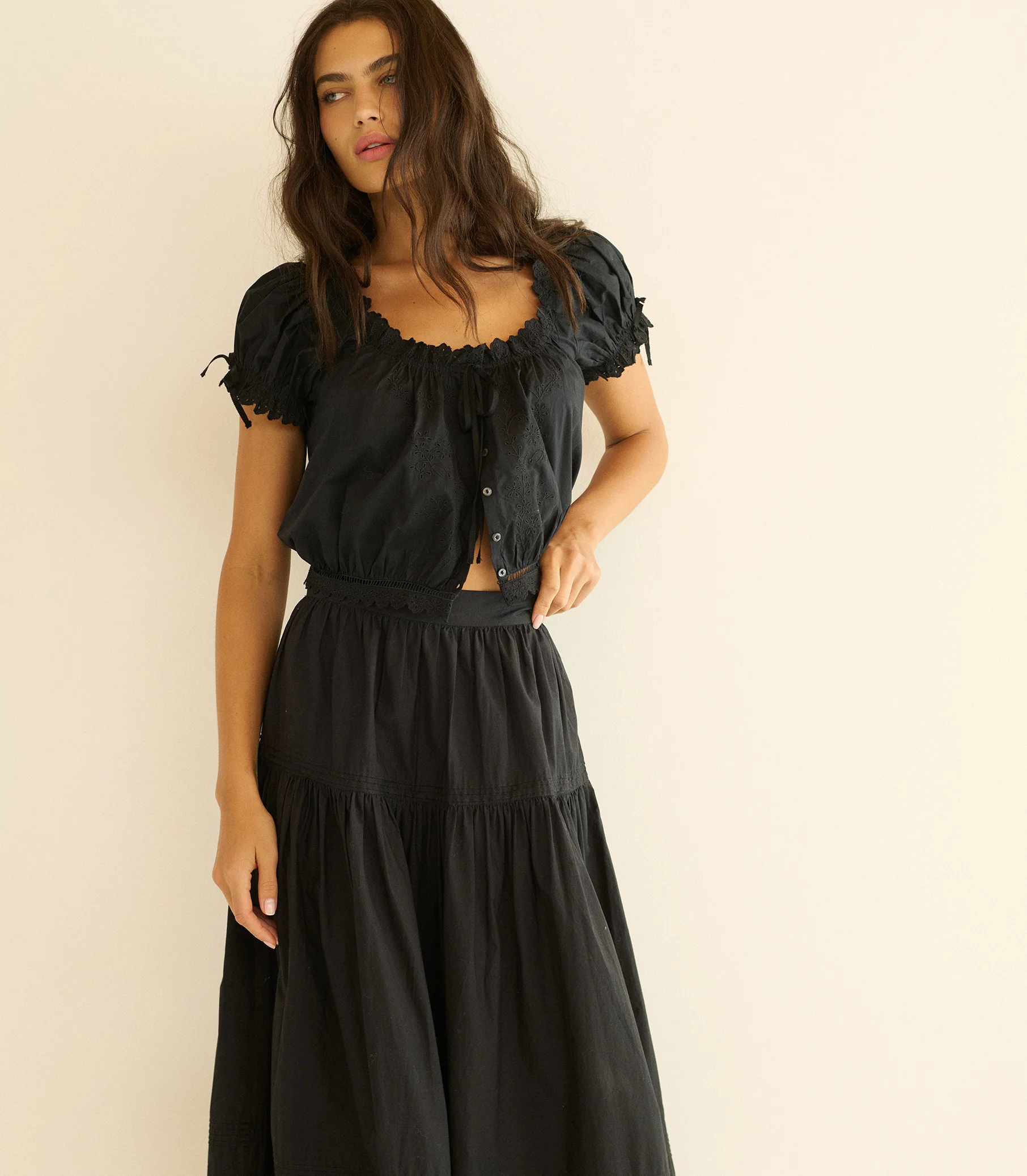 NERA TOP -- BLACK