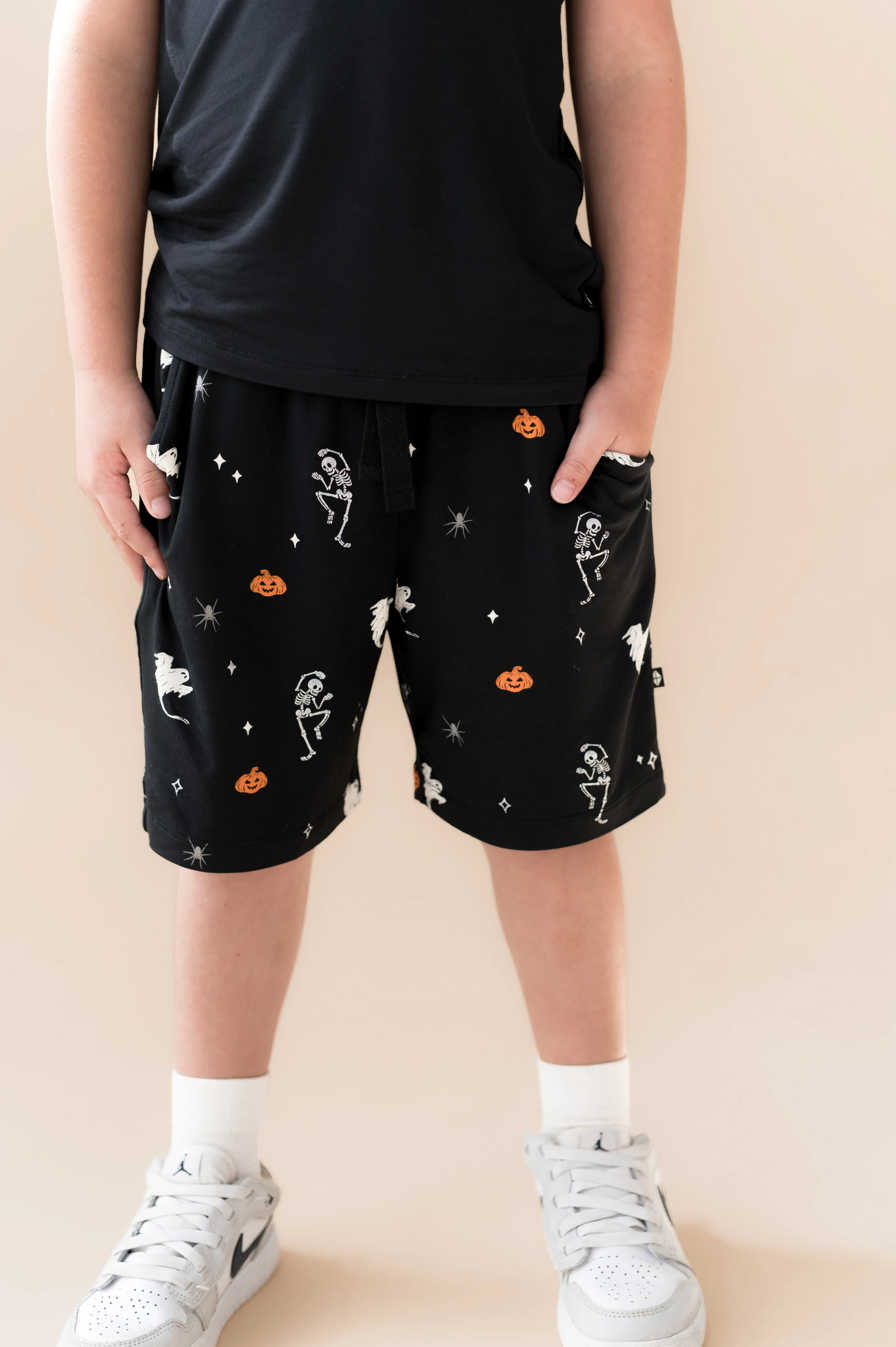 Drawstring Short in Halloween Friends