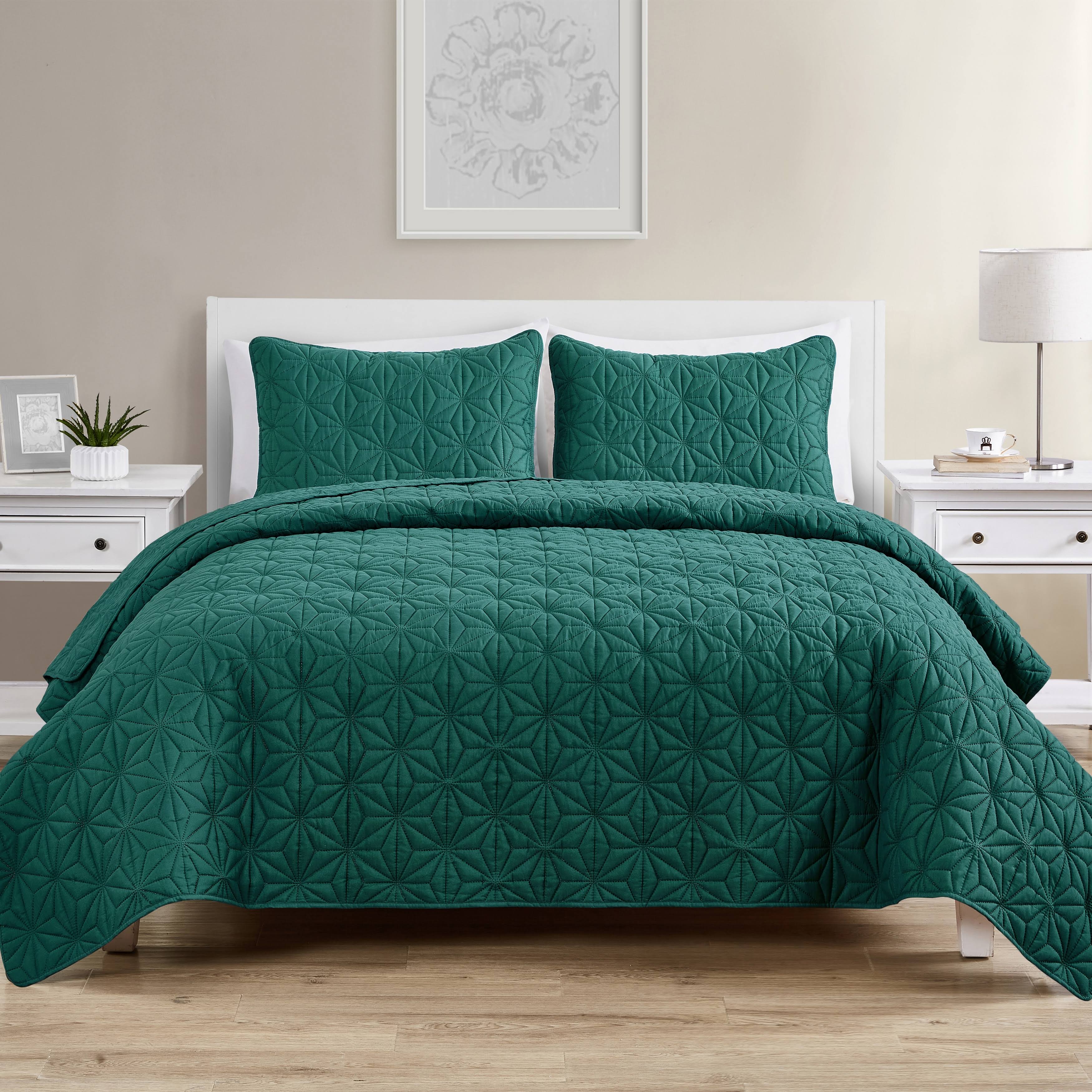 VCNY Home Kaleidoscope Embossed 3-Piece Quilt Set Size: Full/Queen Green