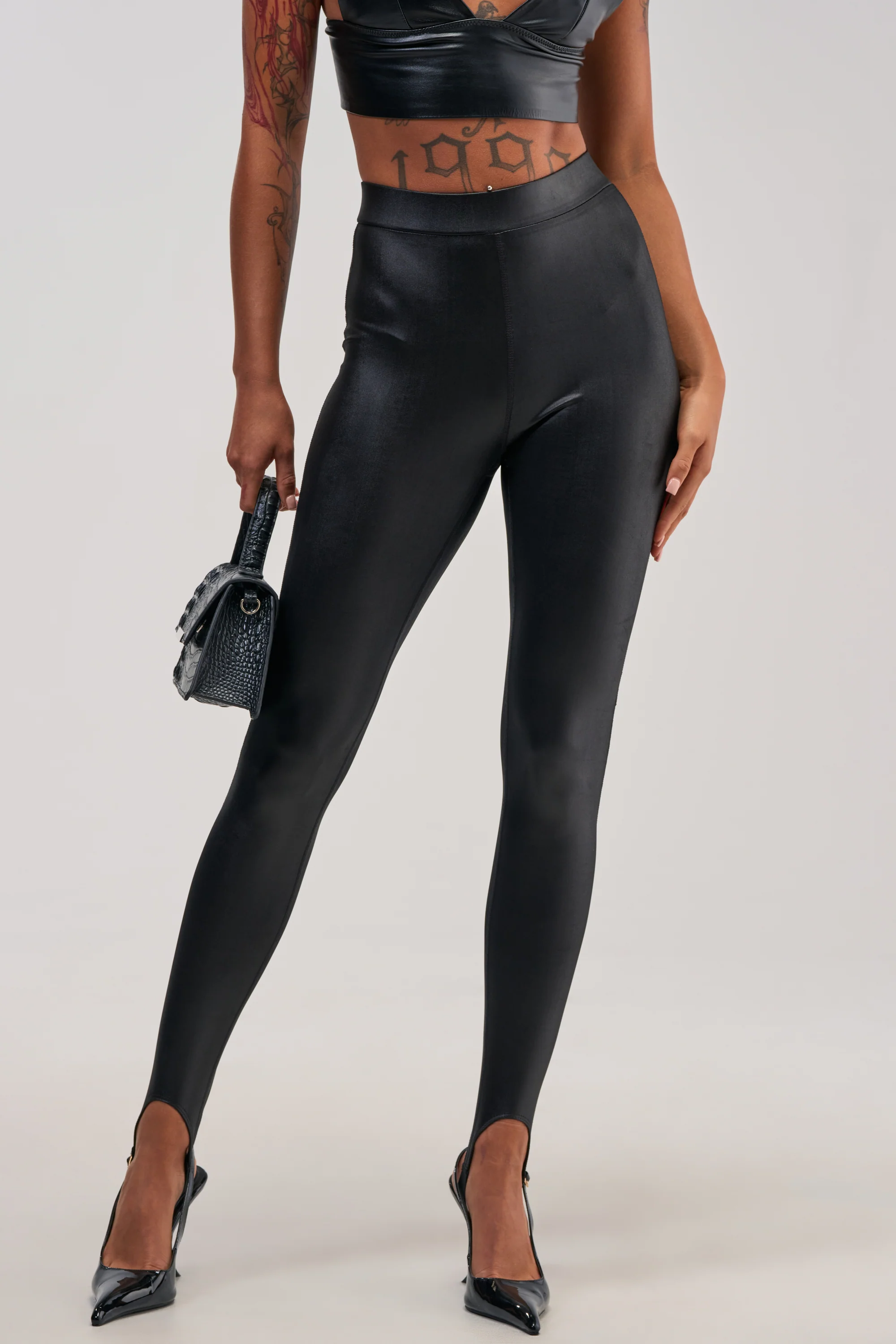 LOVE IS IN THE AIR STIRRUP LEGGING - Akira Store