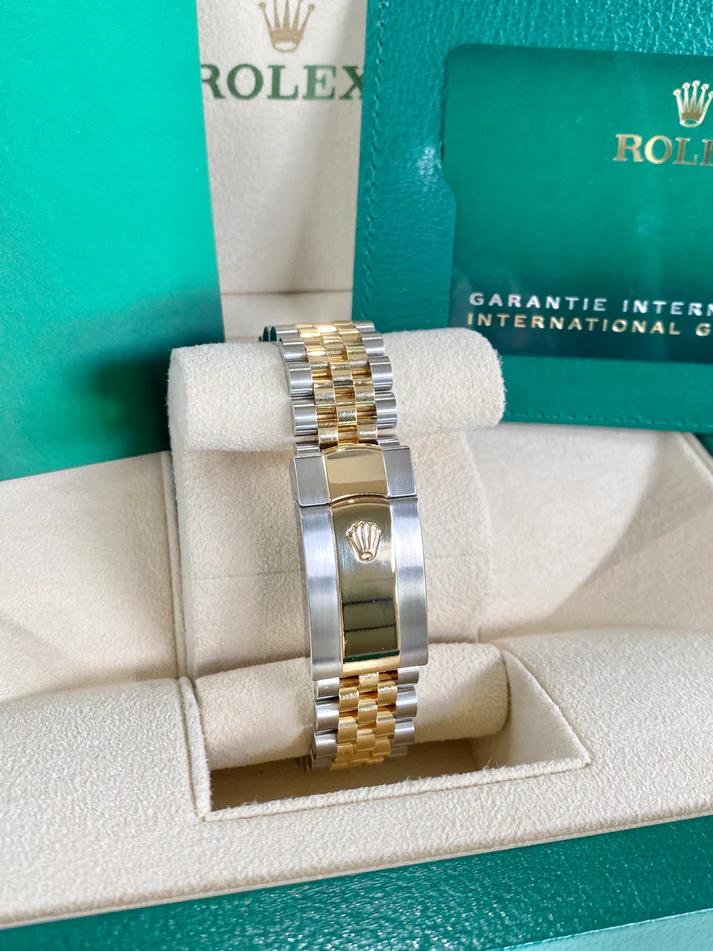 [Super Clone]RLX  Datejust 36mm 126233-0023 MOP Diamond Dial Jubilee Two-Tone Bracelet Watch