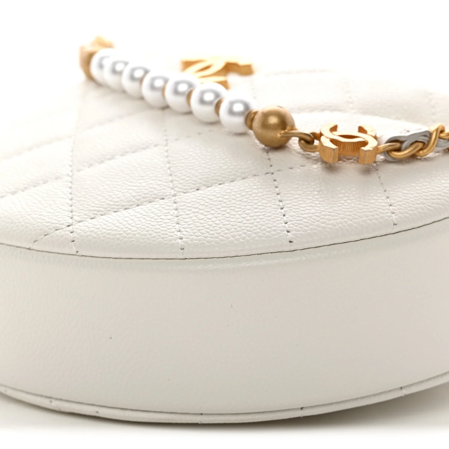 Caviar Quilted Pearl Chain Pouch Hobo White