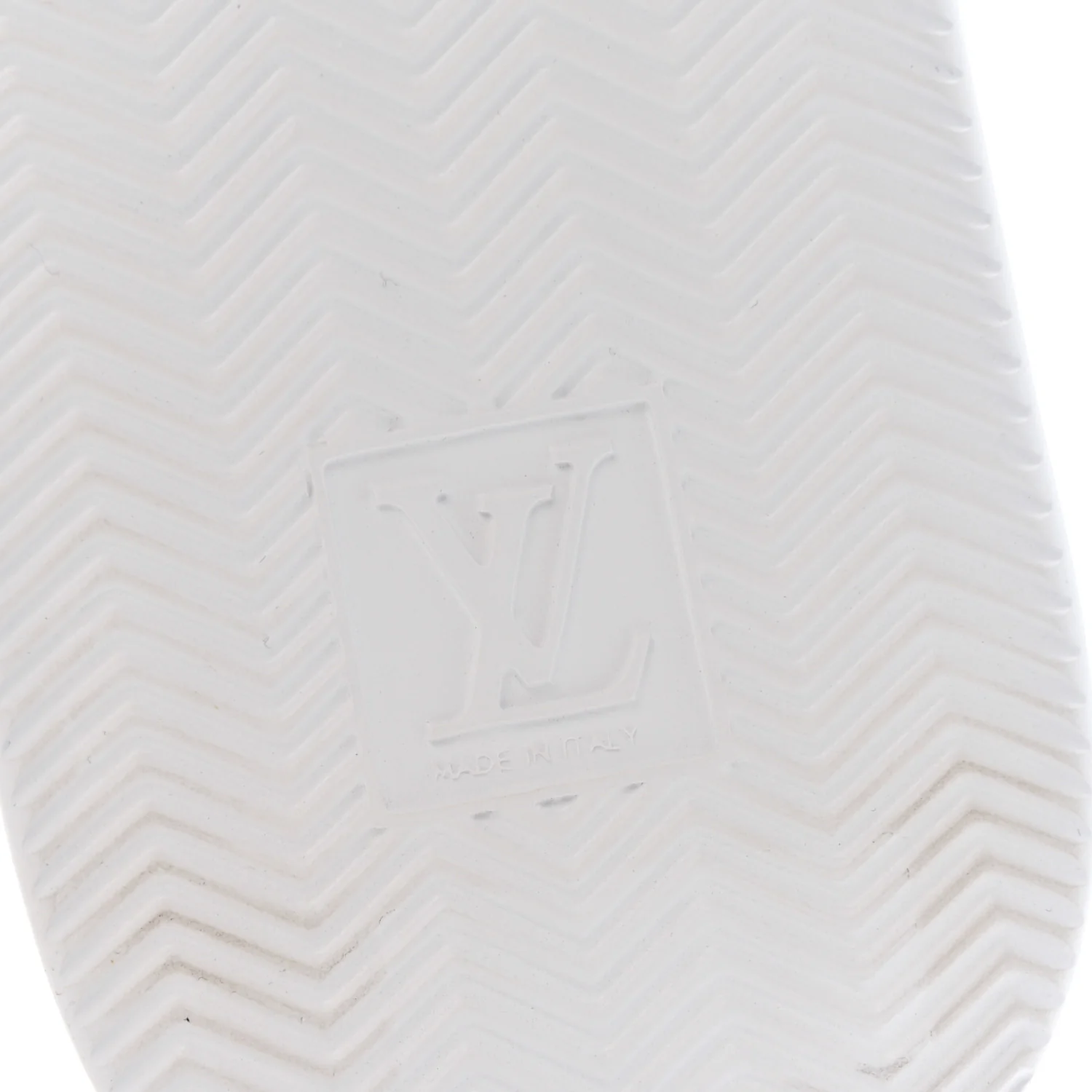 Grained Calfskin Embossed Monogram Mens Beverly Hills Sneakers 8.5 White