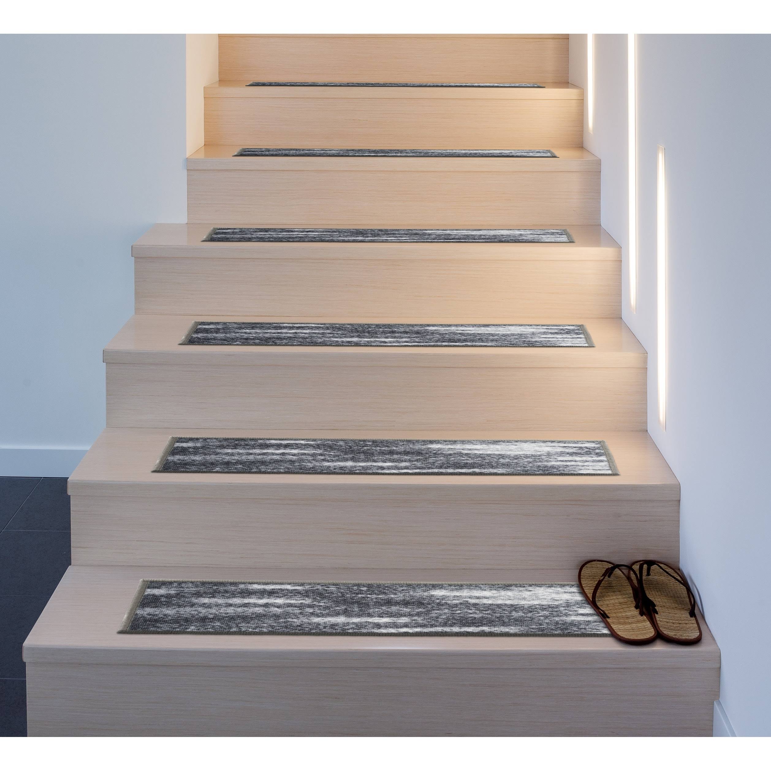 World Rug Gallery Distressed Abstract Non-Slip Stair Treads (Set of 13) 8.6