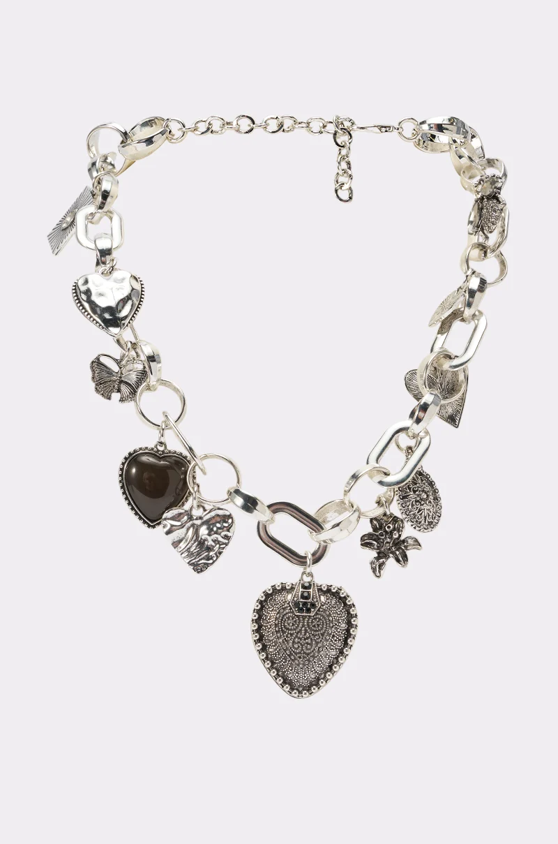 SUCH A CHARMER CHOKER NECKLACE - Akira Store