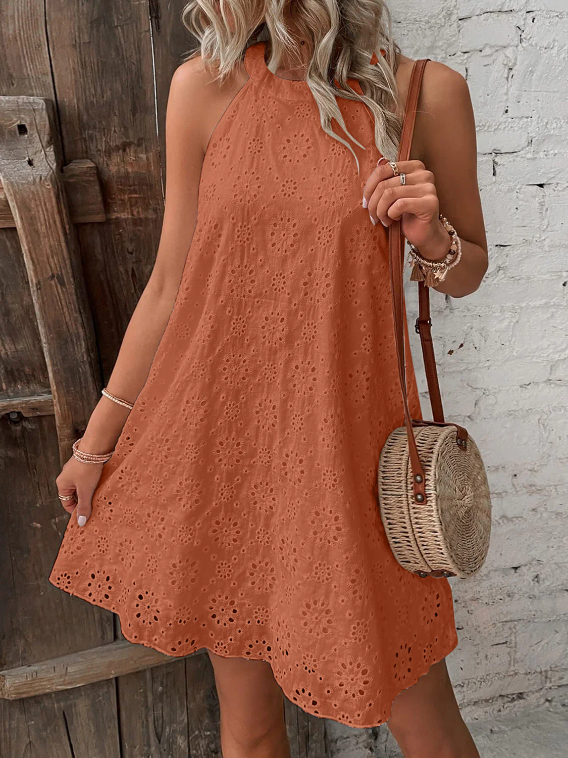 Sophie Paris | Robe Mini à Col Grec en Oeillet avec Coupe Flatteuse