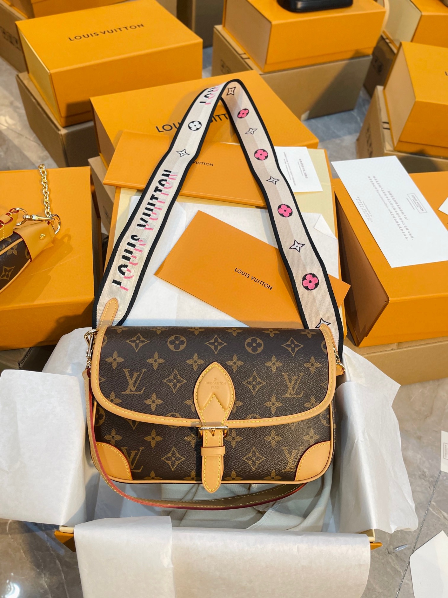 Louis new arrival bag size: 24cm