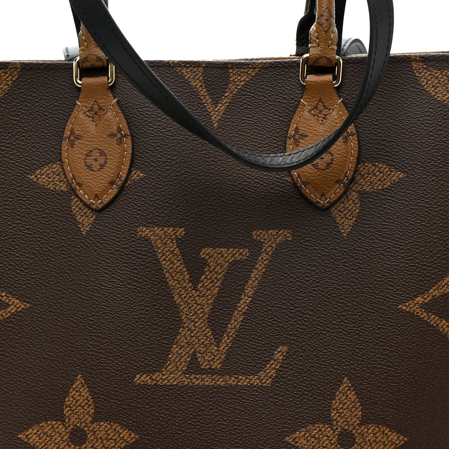 Reverse Monogram Giant Onthego MM