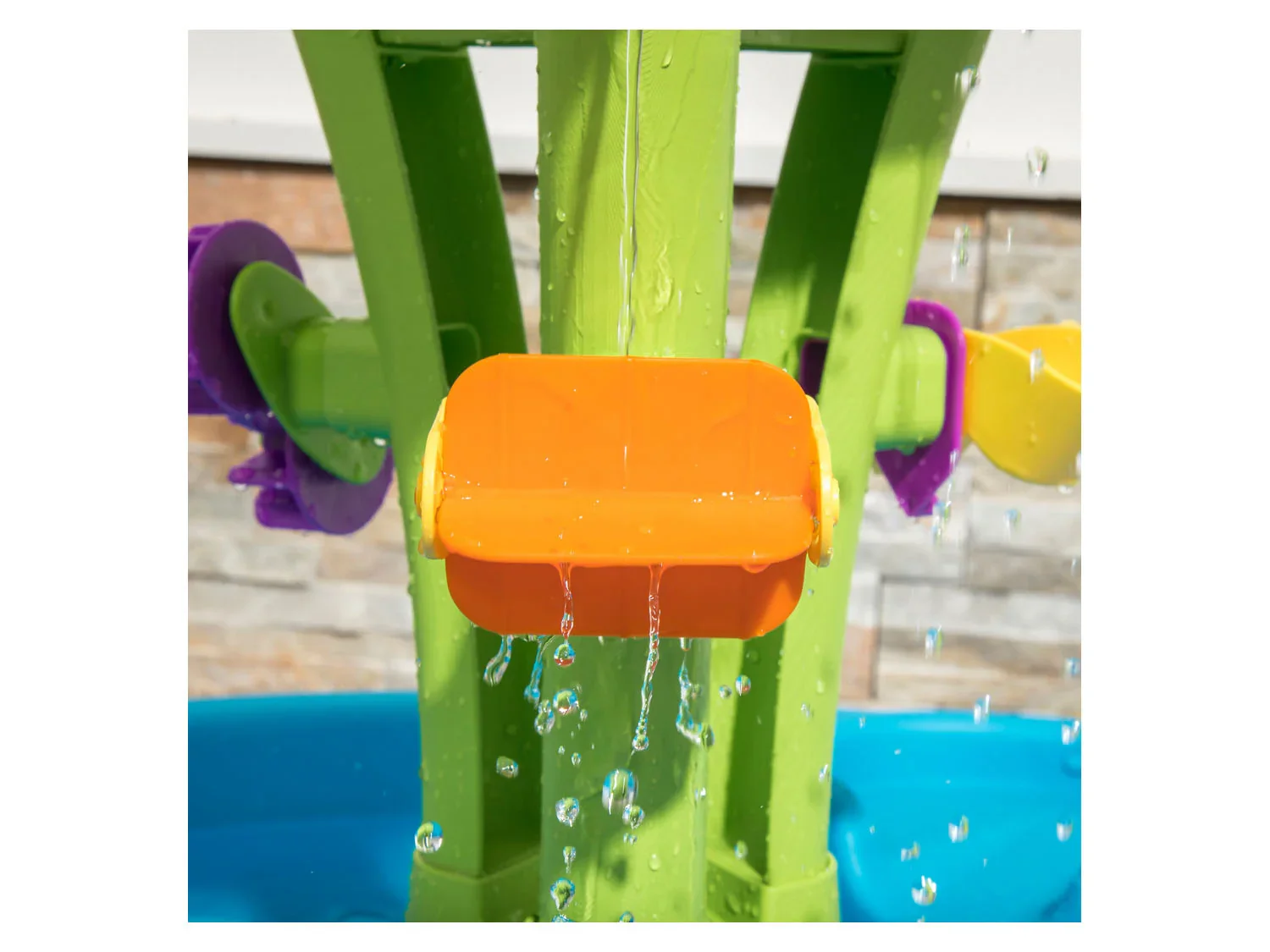 Step 2 Table  eau Summer Showers Splash Tower